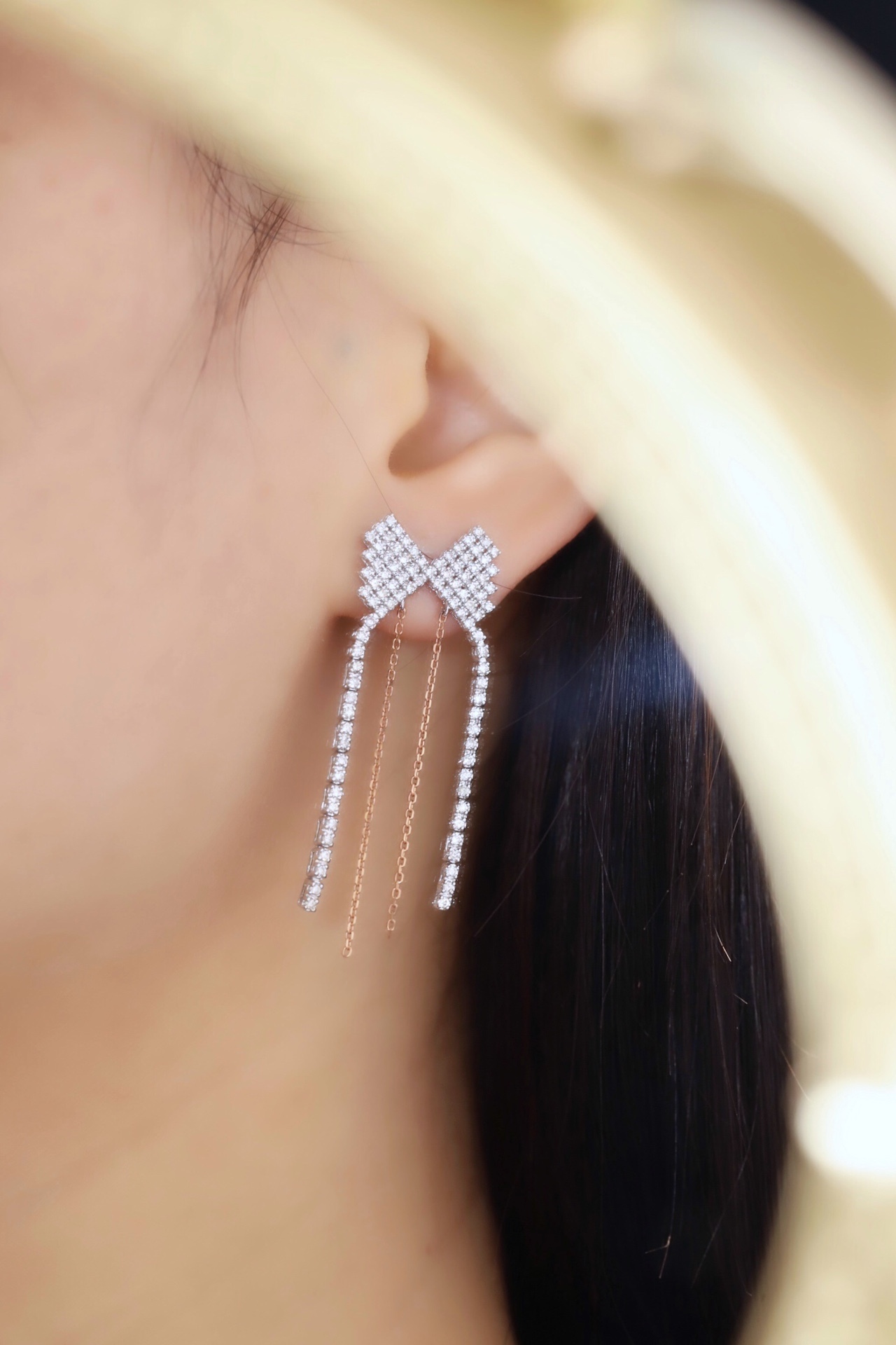 18k gold earrings set with a 1.20ct natural diamond