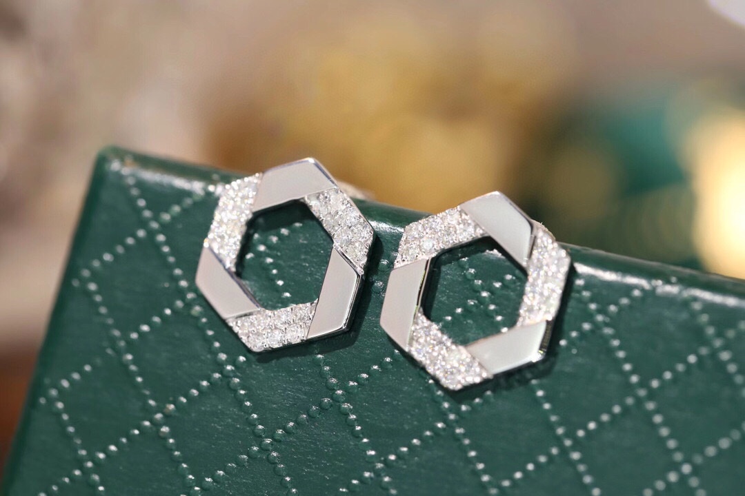 18k Gold Earrings, Studded with 0.46ct Natural Diamond 