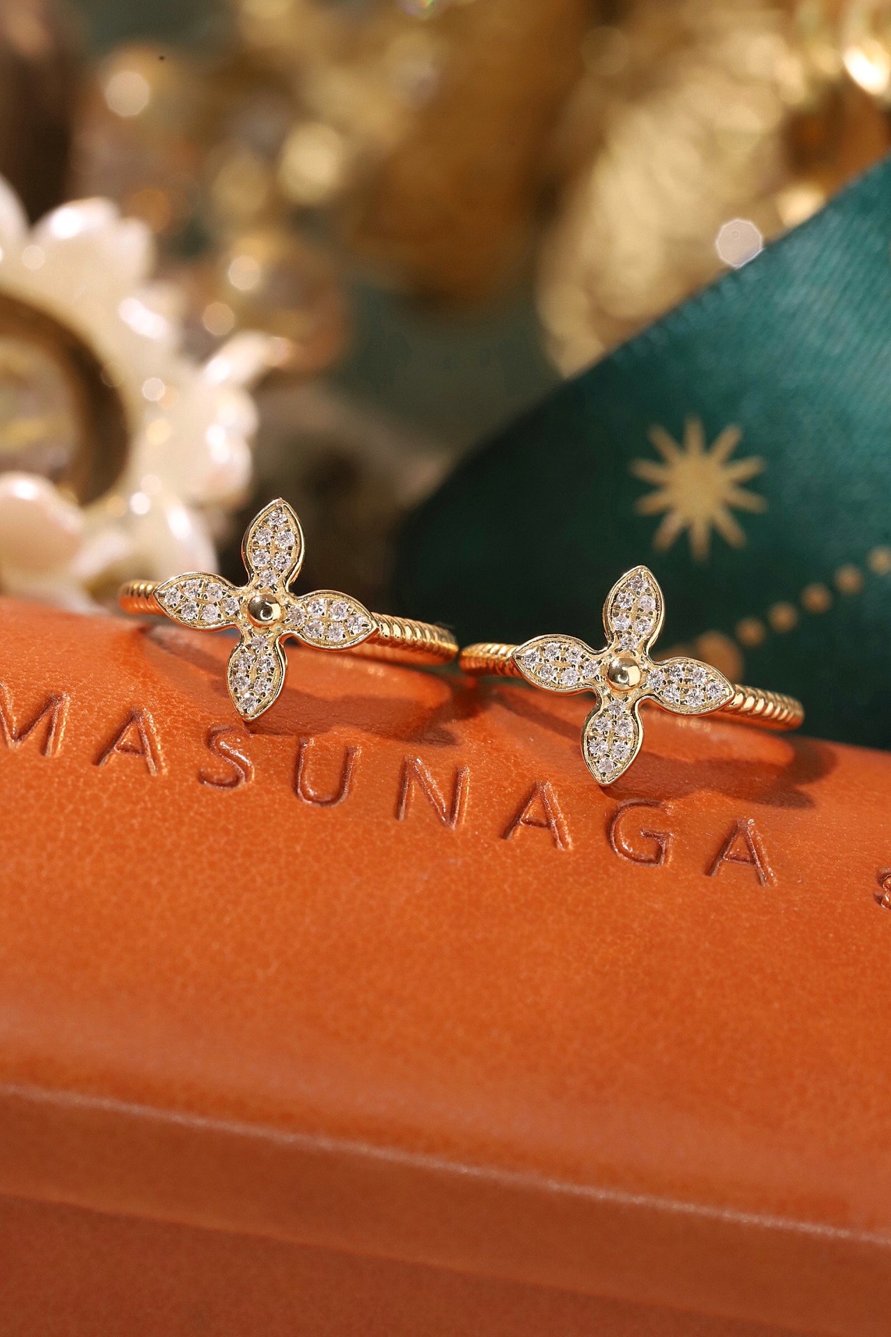 four leaf clover 18k Gold Earrings, Studded with 0.16ct Natural Diamond 