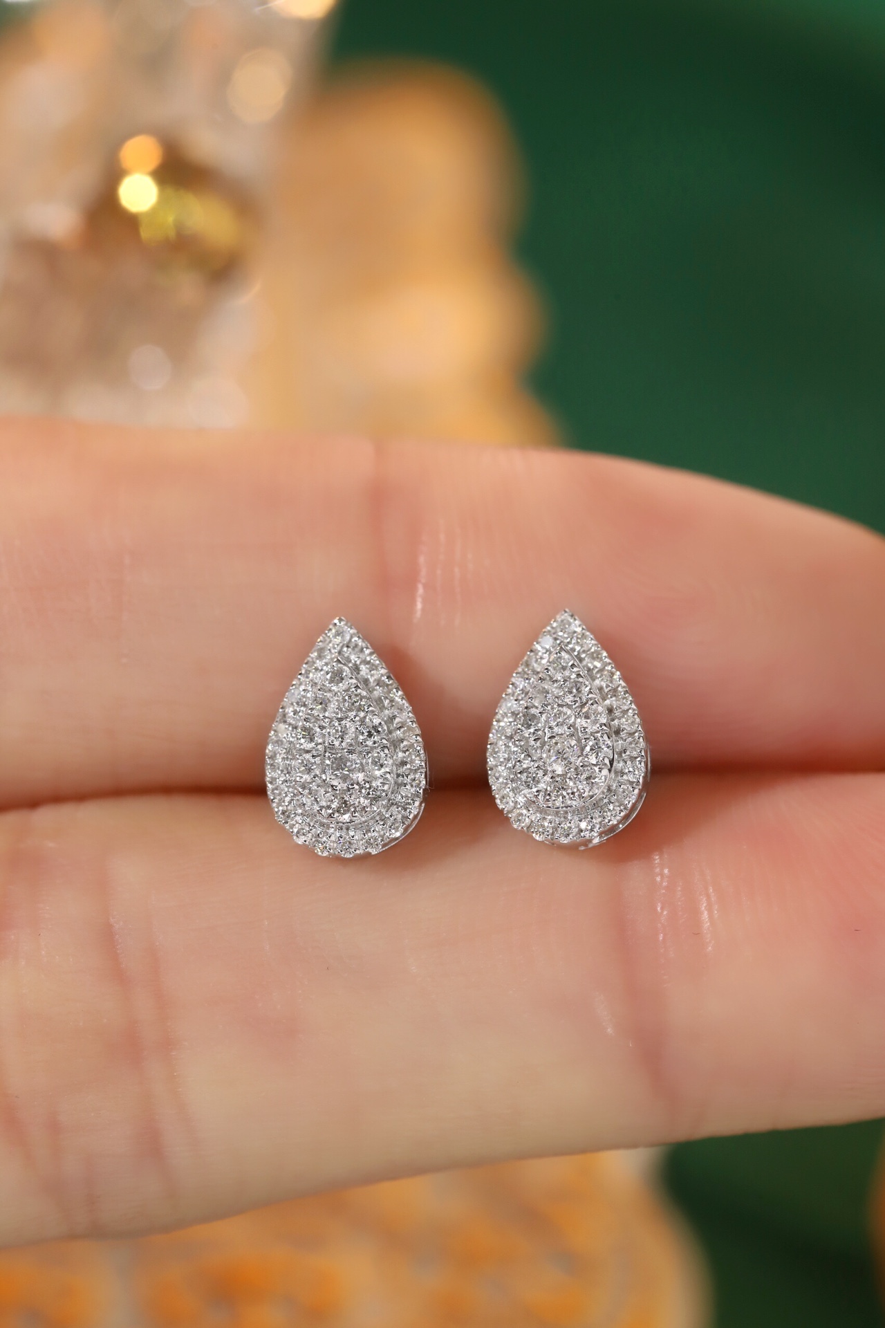 18k Gold Earrings, Studded with 0.30ct Natural Diamond 