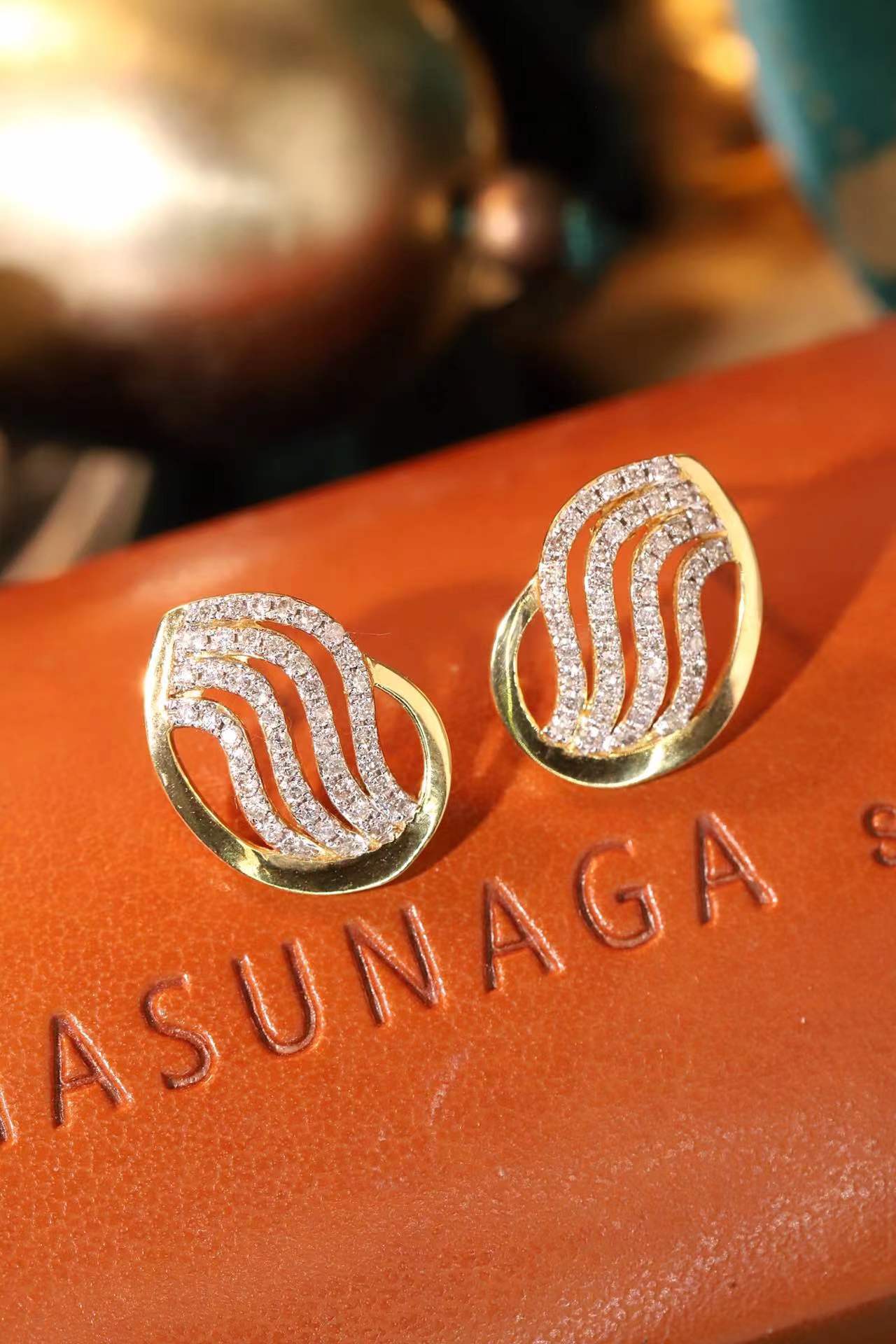18k Gold Earrings, Studded with 0.40ct Natural Diamond 