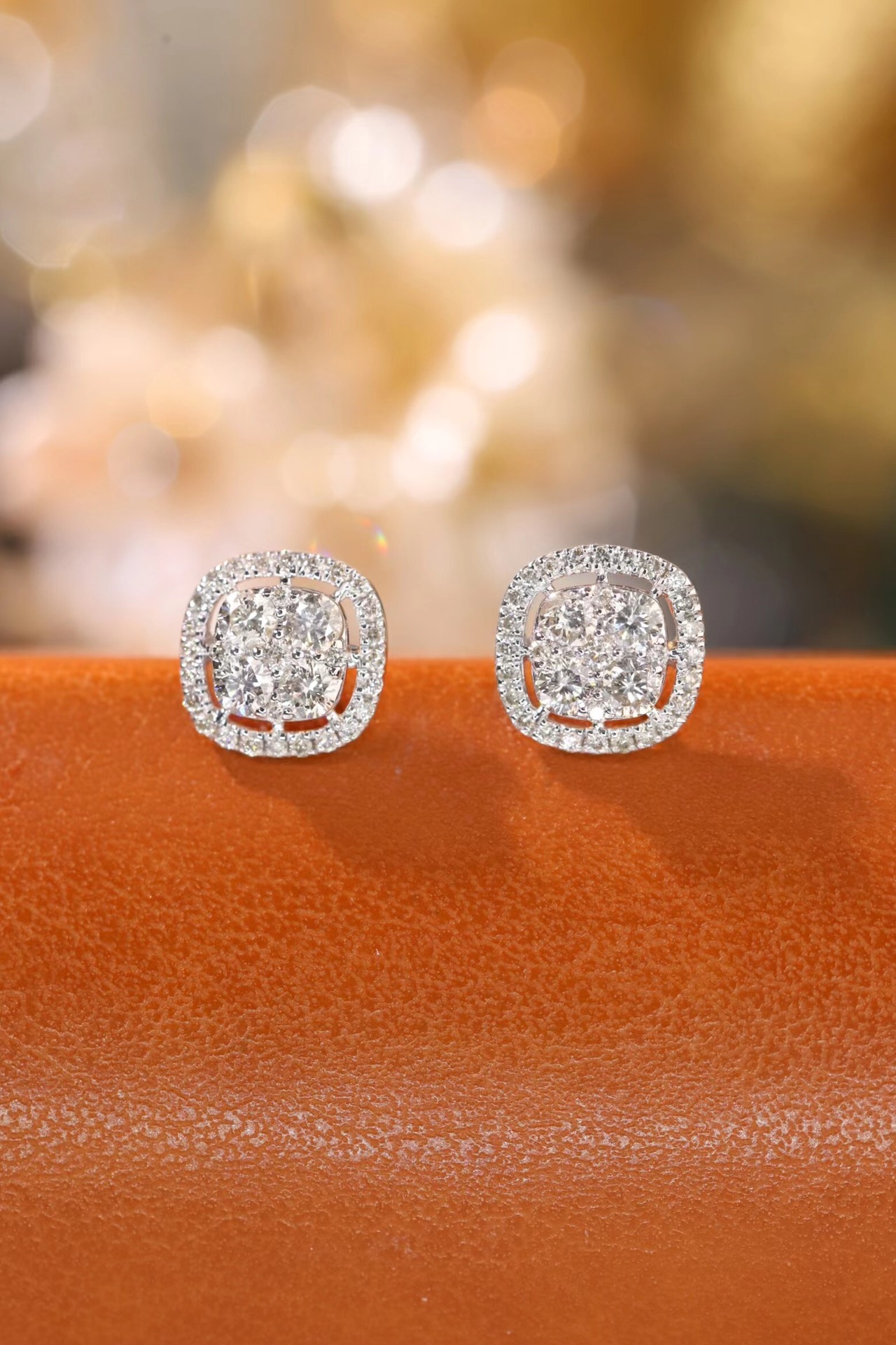 18k Gold Earrings, Studded with 0.70ct Natural Diamond 