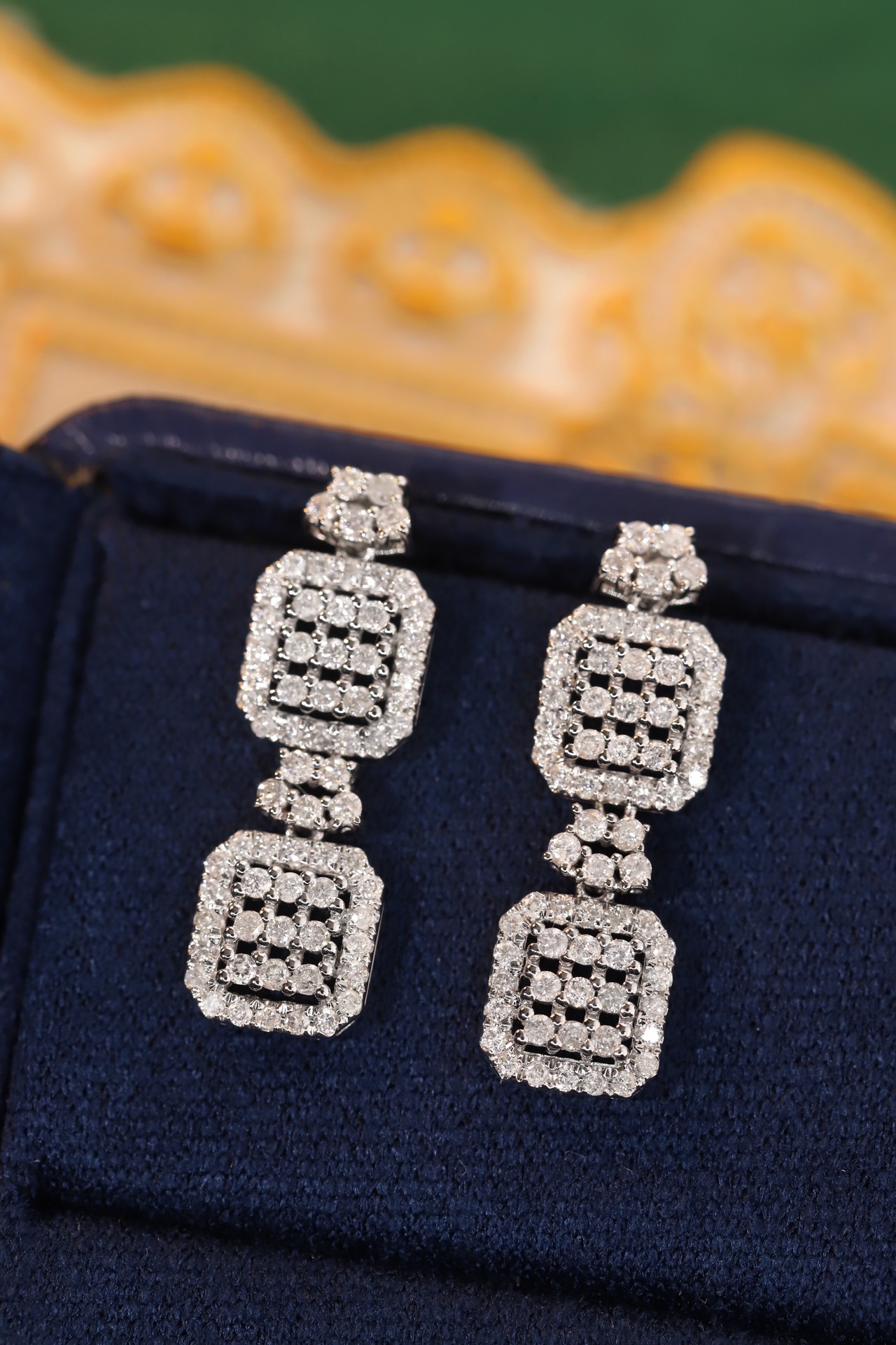 18k Gold Earrings, Studded with 0.90ct Natural Diamond 