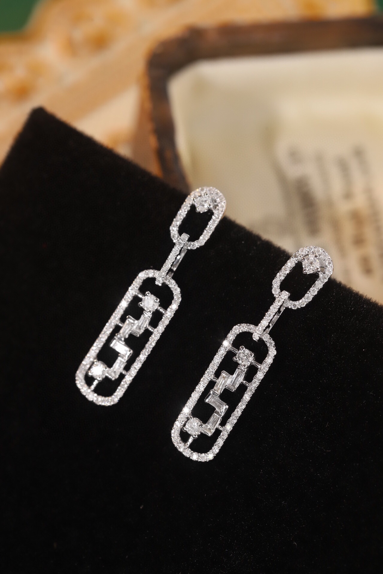 18k Gold Earrings, Studded with 0.50ct Natural Diamond 