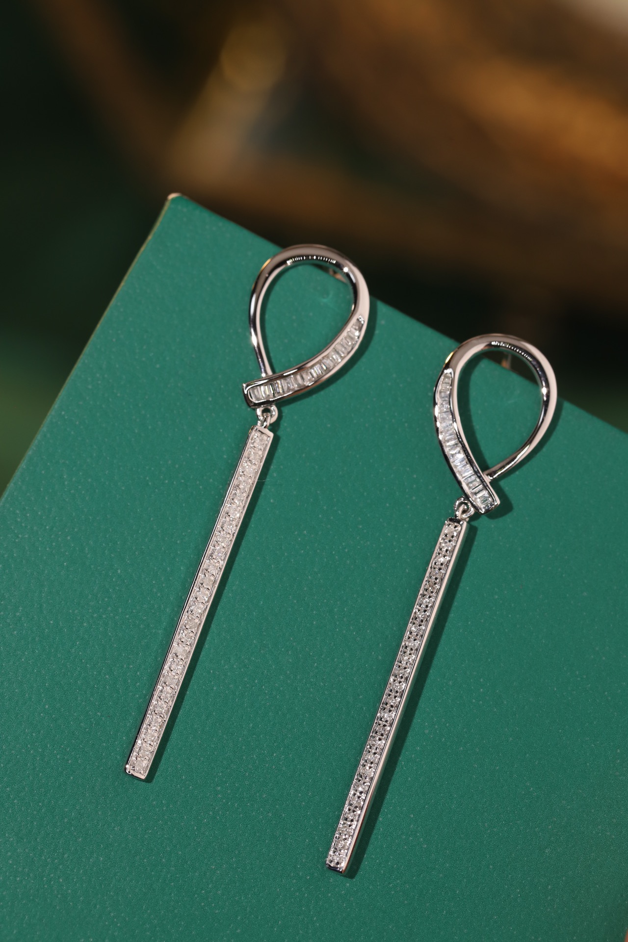 18k Gold Earrings, Studded with 0.40ct Natural Diamond 