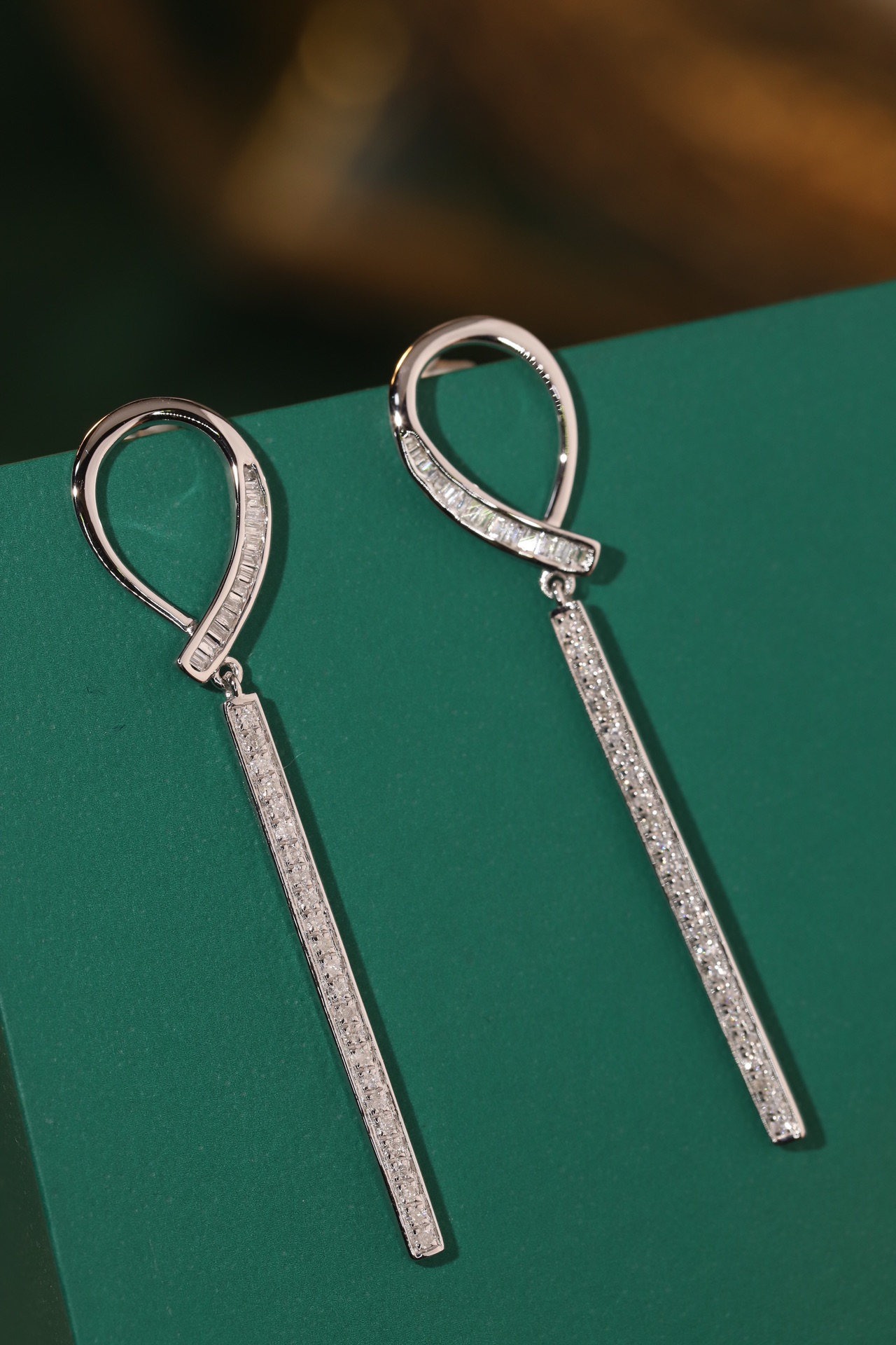 18k Gold Earrings, Studded with 0.40ct Natural Diamond 