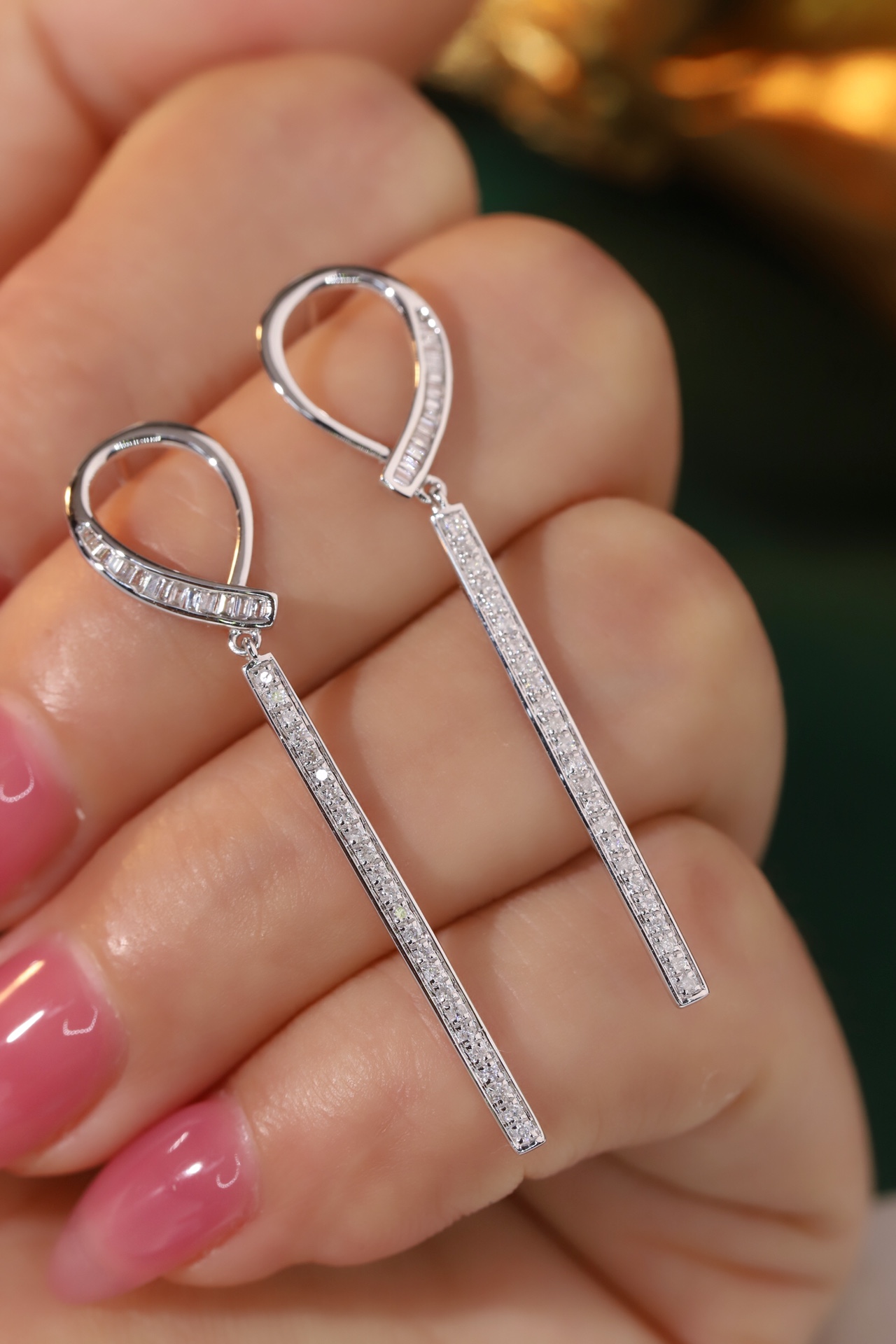 18k Gold Earrings, Studded with 0.40ct Natural Diamond 