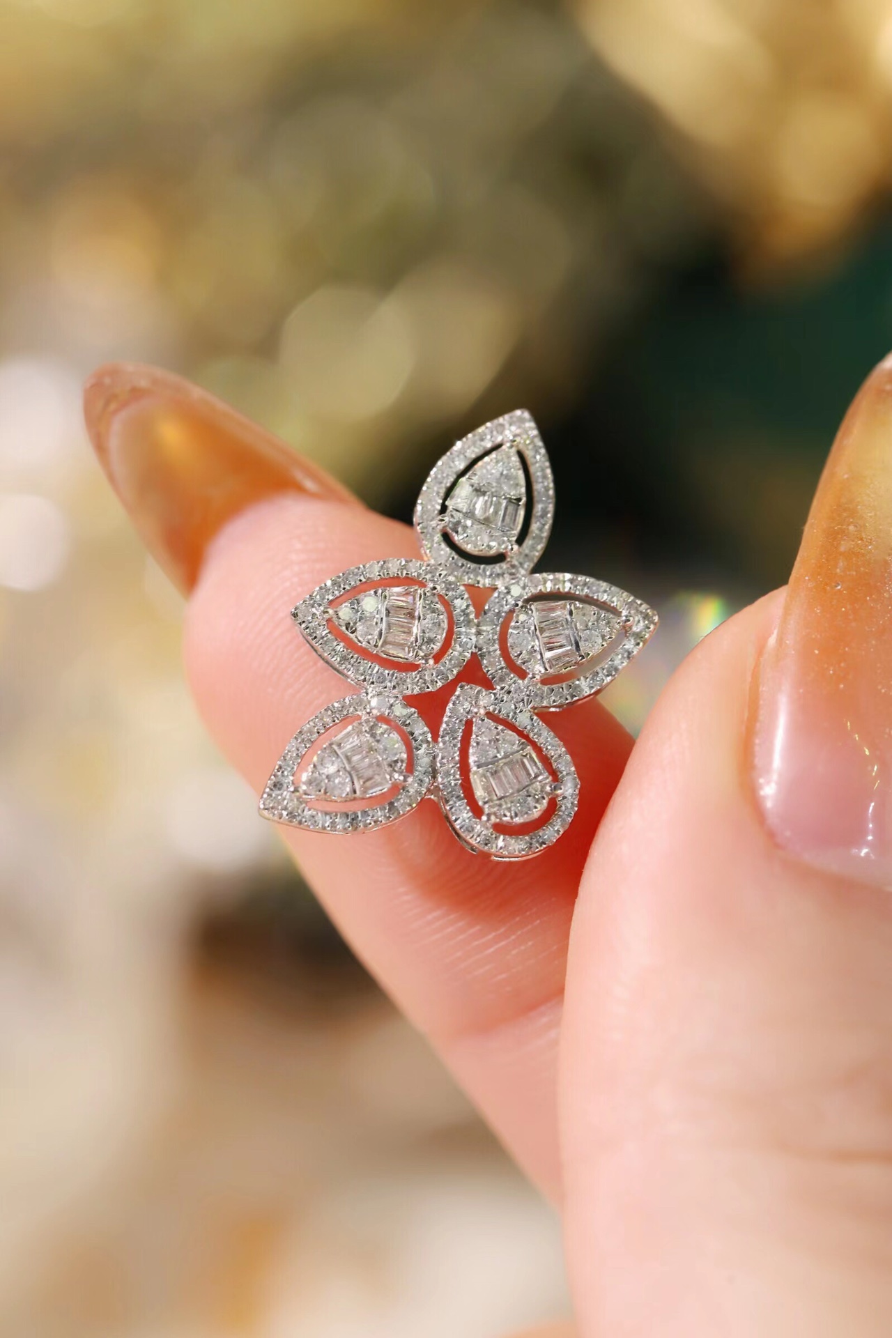 18k Gold Earrings, Studded with 0.90ct Natural Diamond 