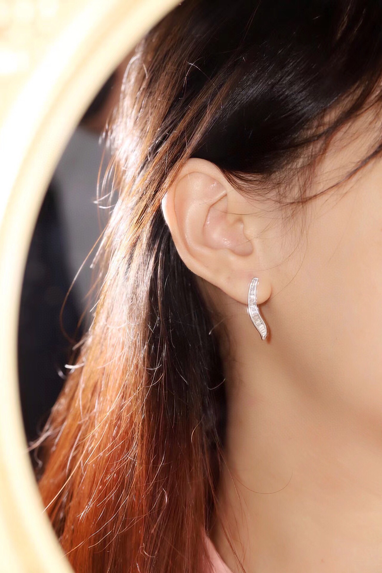 18k Gold Earrings, Studded with 0.50ct Natural Diamond 