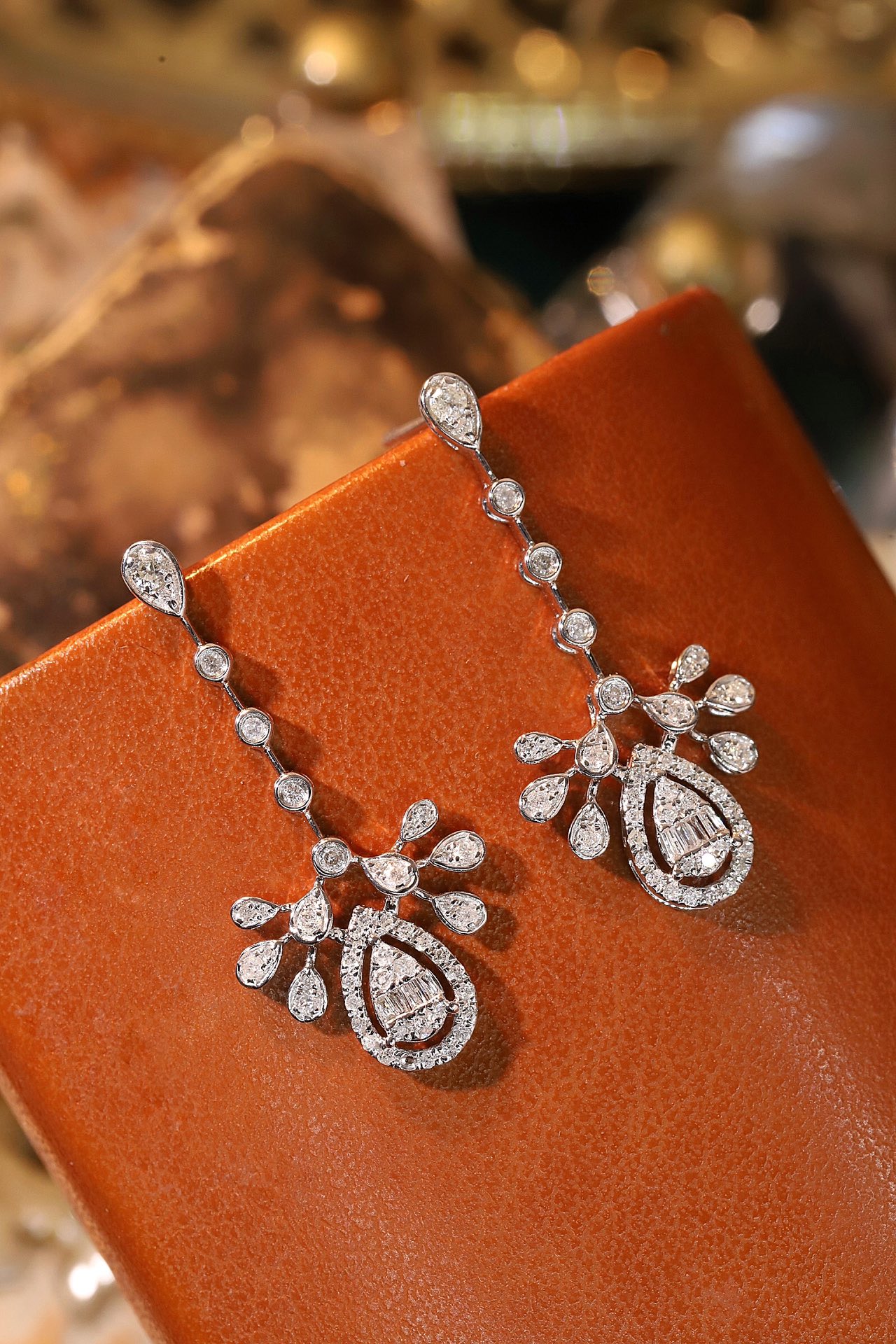 18k Gold Earrings, Studded with 0.60ct Natural Diamond 