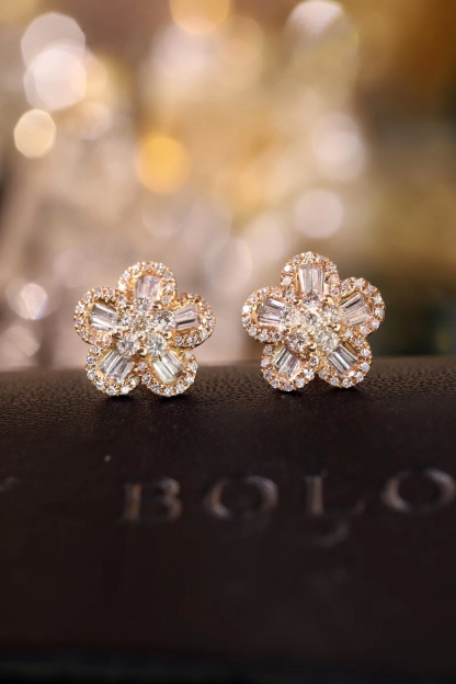 Flowers 18k Gold Earrings, Studded with 0.79ct Natural Diamond 