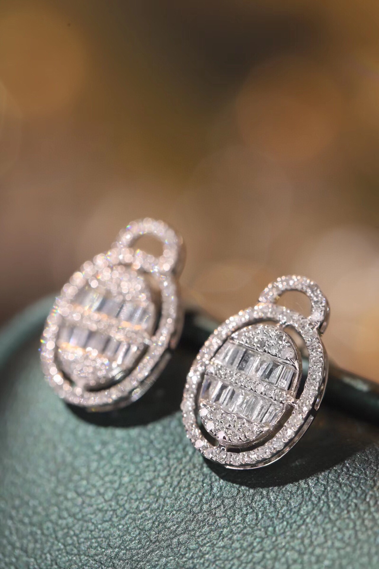 18k Gold Earrings, Studded with 0.60ct Natural Diamond 