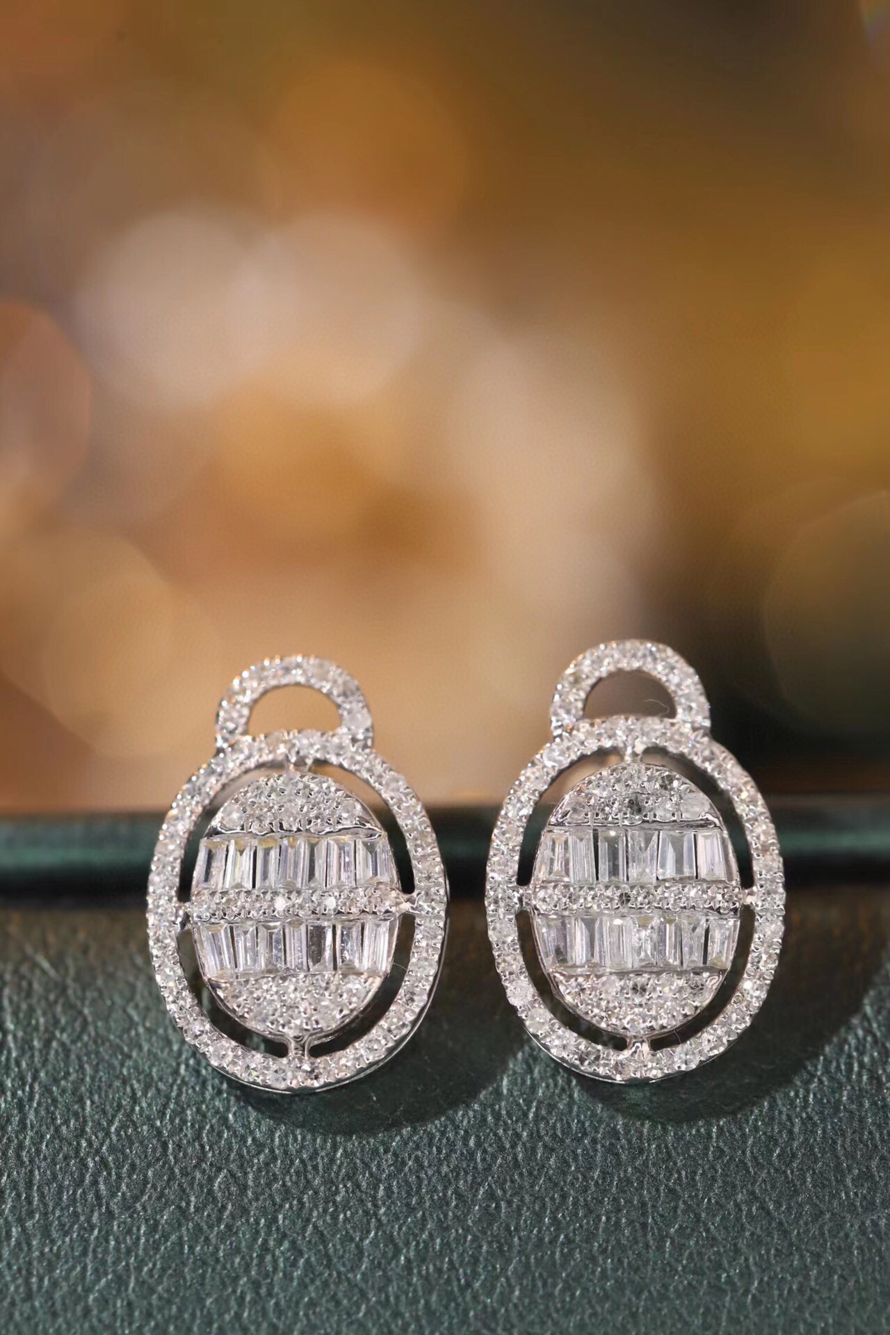 18k Gold Earrings, Studded with 0.60ct Natural Diamond 