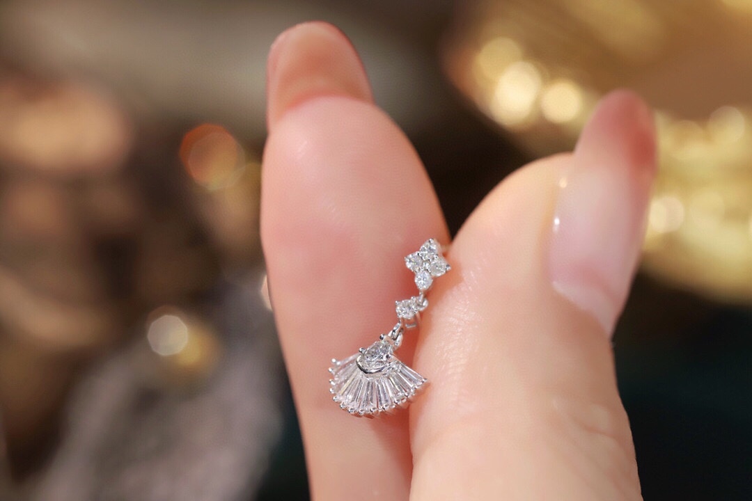 18k Gold Earrings, Studded with 0.70ct Natural Diamond 