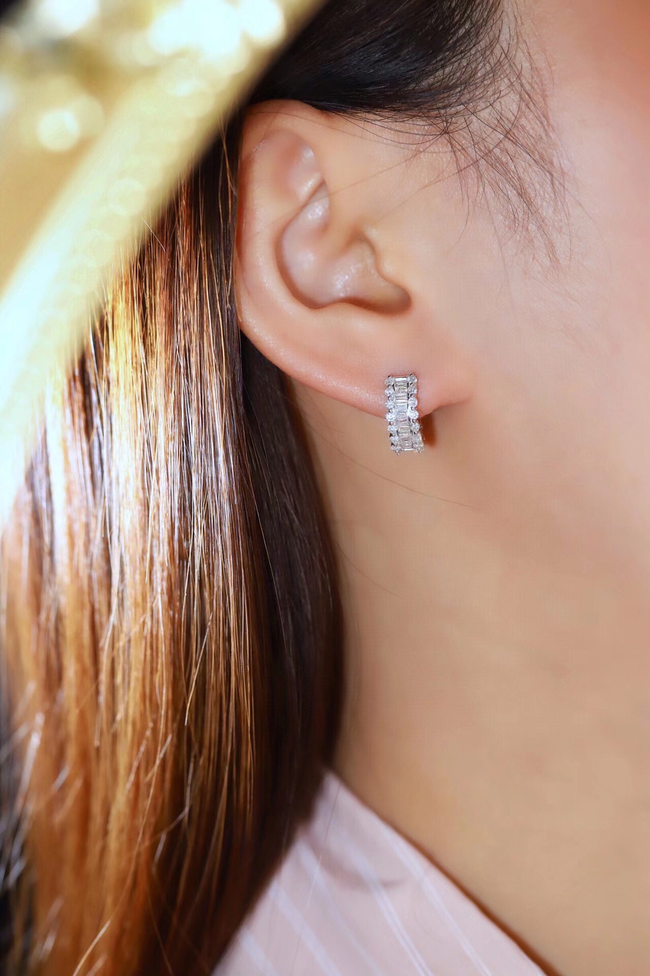 18k Gold Earrings, Studded with 0.50ct Natural Diamond 