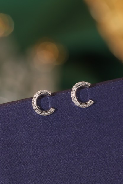 18k gold earring stud with the letter “C” and a 0.08ct natural diamond inlaid.