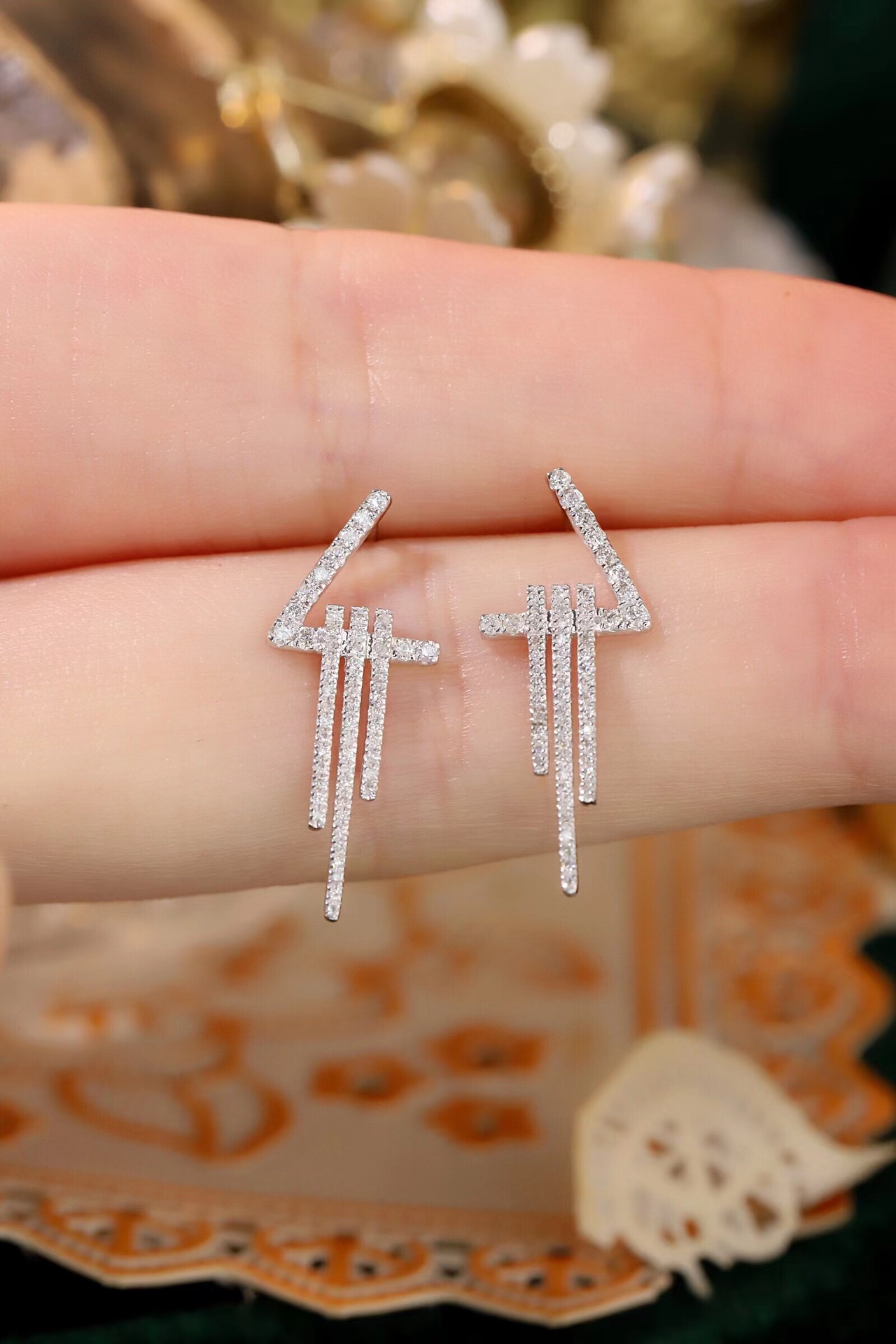 18k Gold Earrings Studded with 0.30ct Natural Diamond