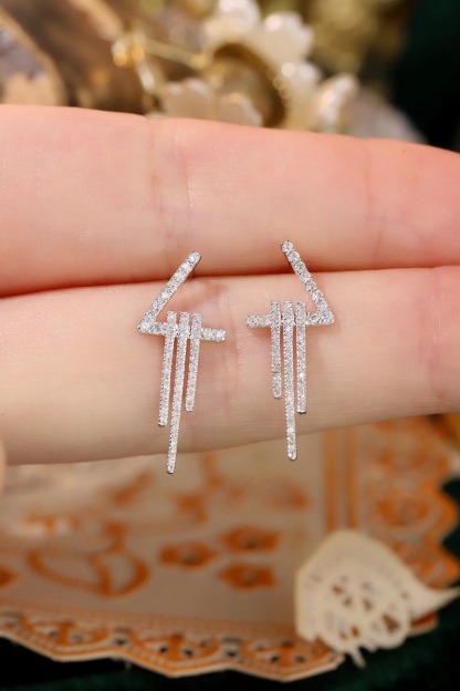 18k Gold Earrings Studded with 0.30ct Natural Diamond