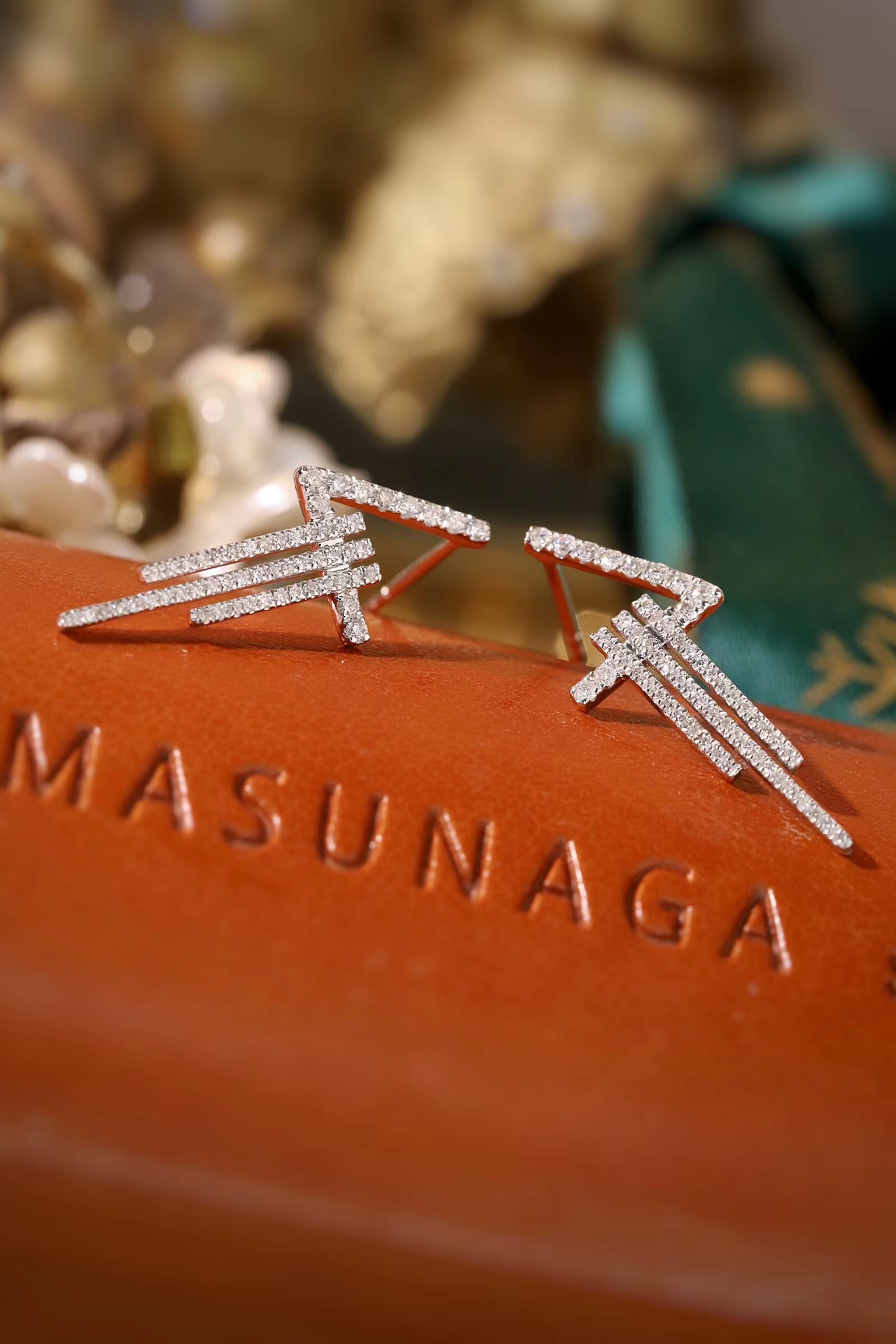 18k Gold Earrings Studded with 0.30ct Natural Diamond