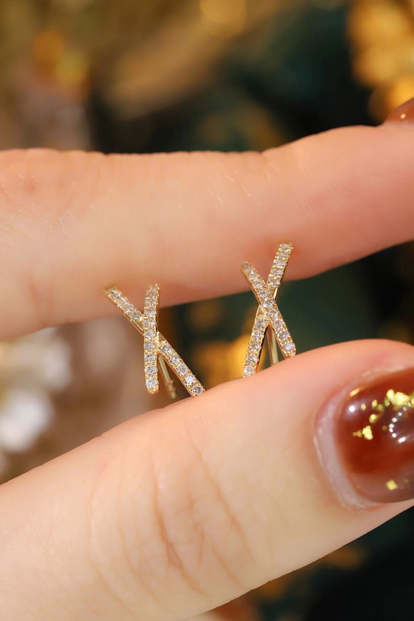 18k Gold Earrings Studded with 0.22ct Natural Diamond