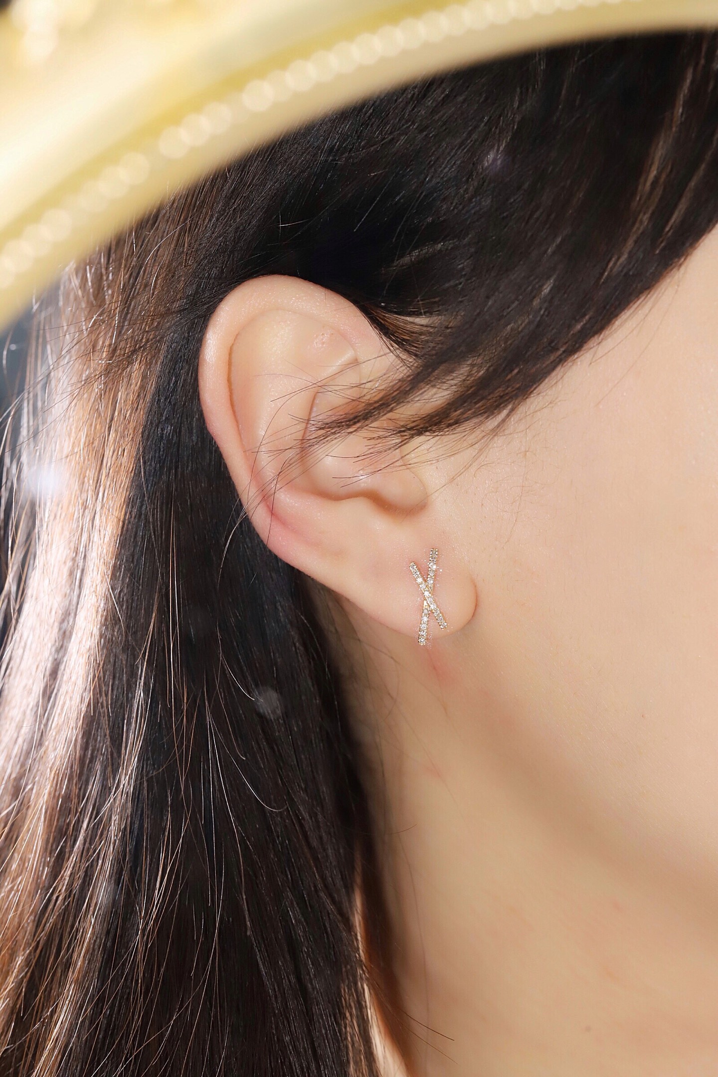 18k Gold Earrings Studded with 0.22ct Natural Diamond