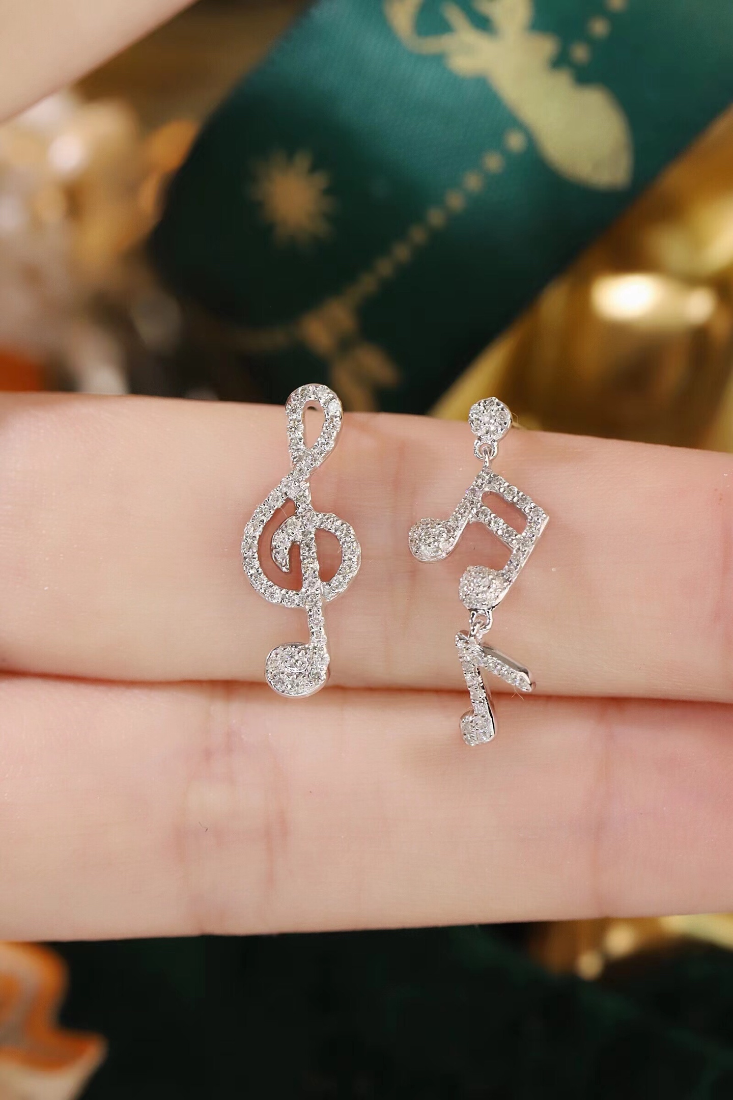 18k Gold Earrings Studded with 0.36ct Natural Diamond
