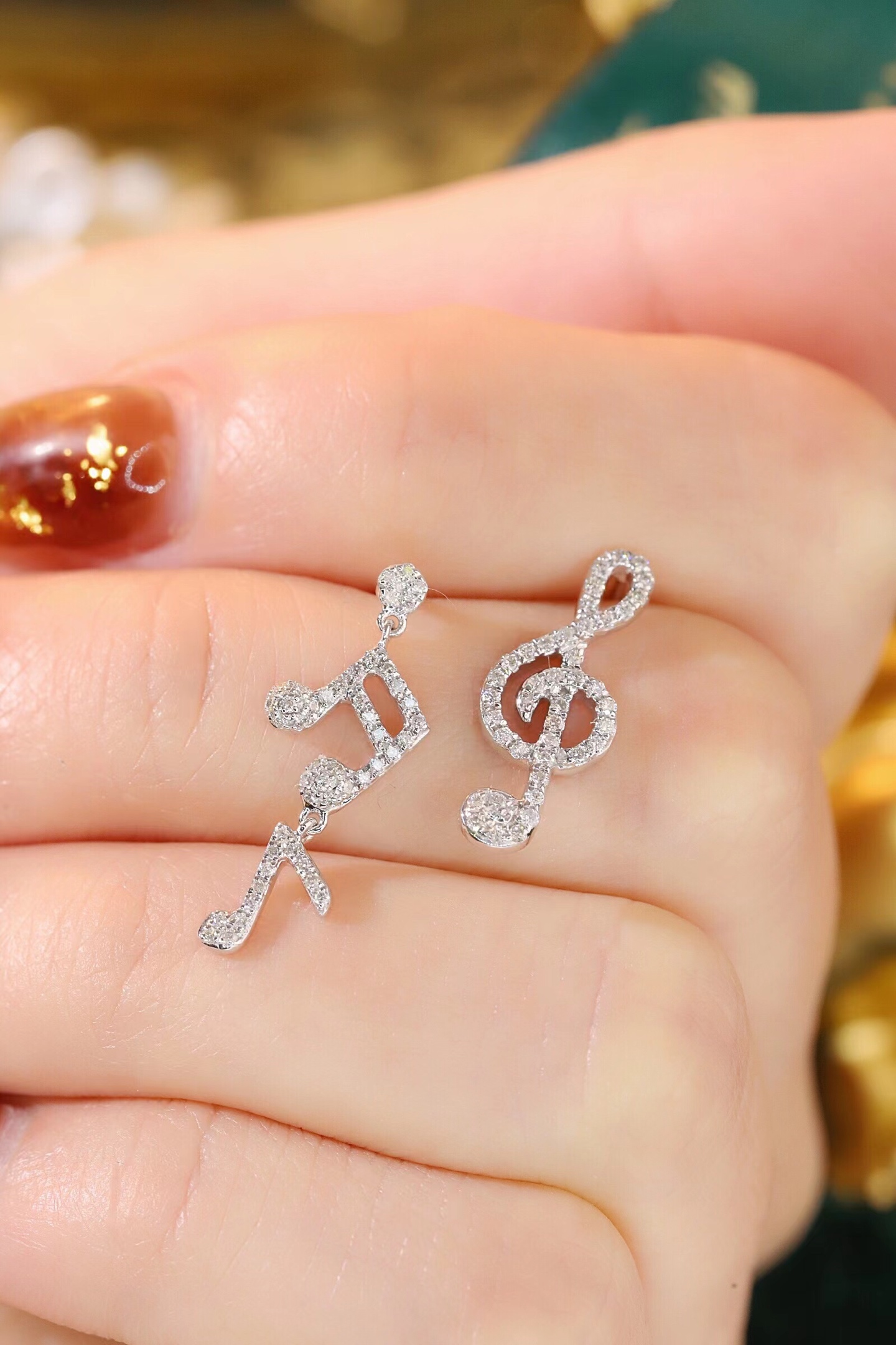 18k Gold Earrings Studded with 0.36ct Natural Diamond
