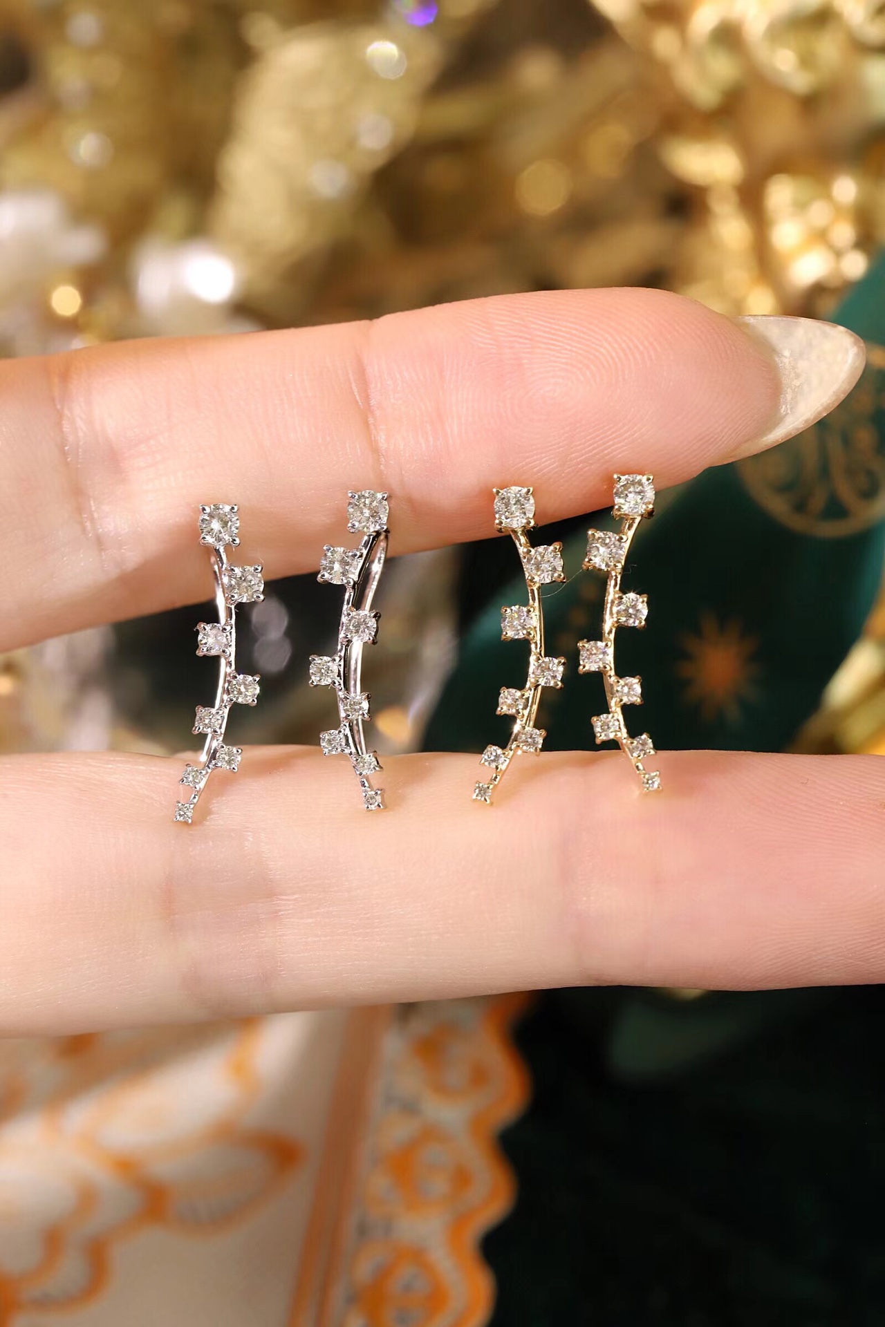18k gold earrings set with a 0.48ct natural diamond