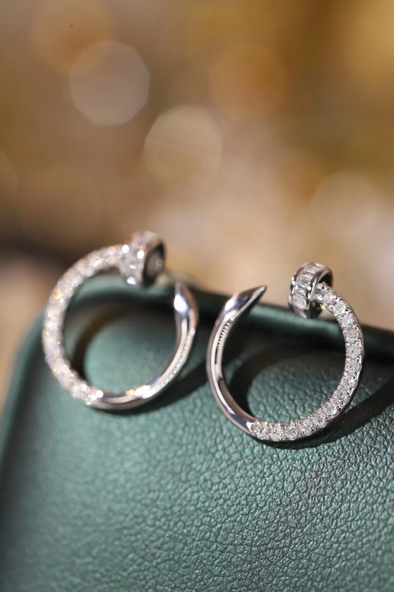 18k Gold Earrings with Pin Design, Inlaid with 0.28ct Natural Diamond