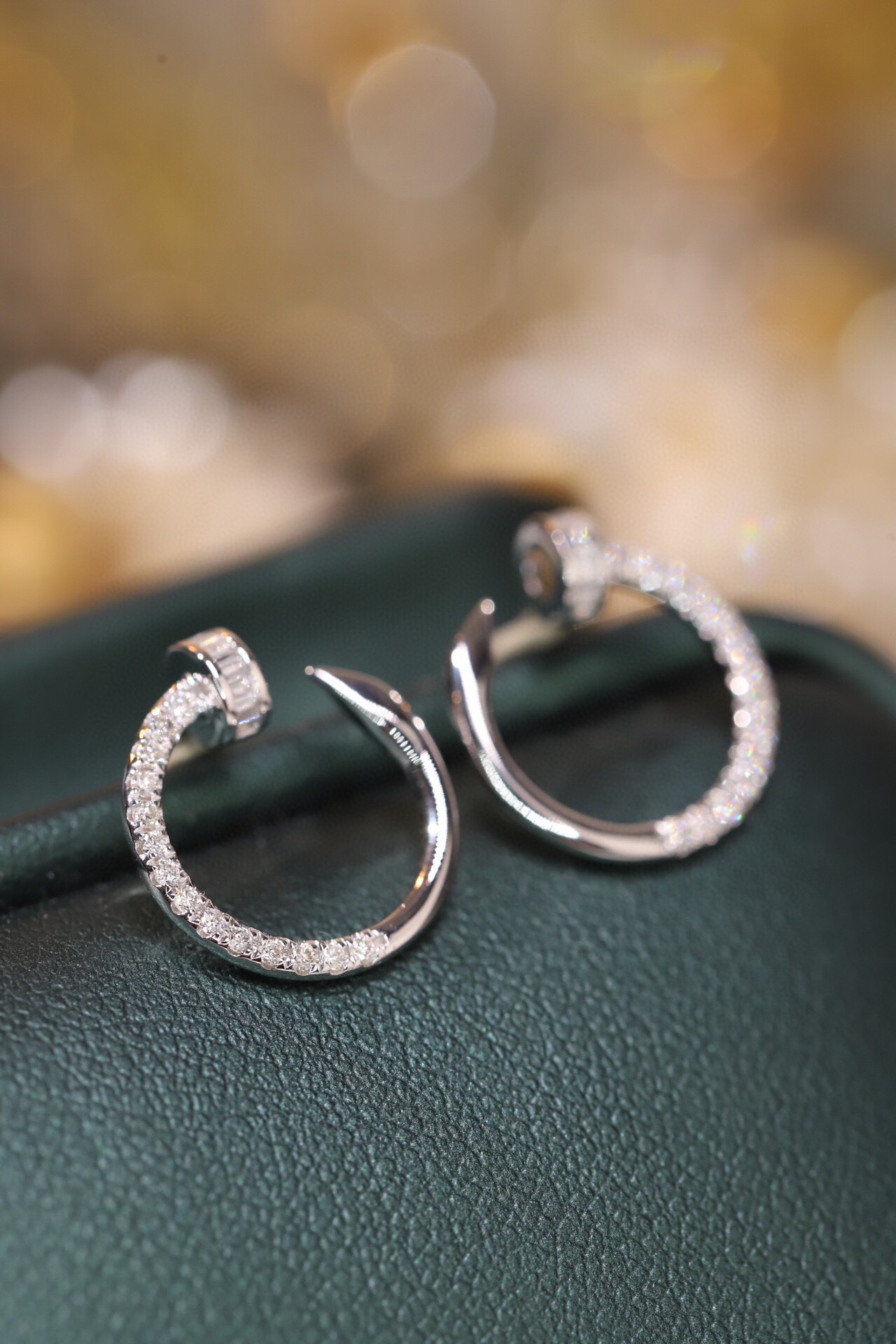 18k Gold Earrings with Pin Design, Inlaid with 0.28ct Natural Diamond