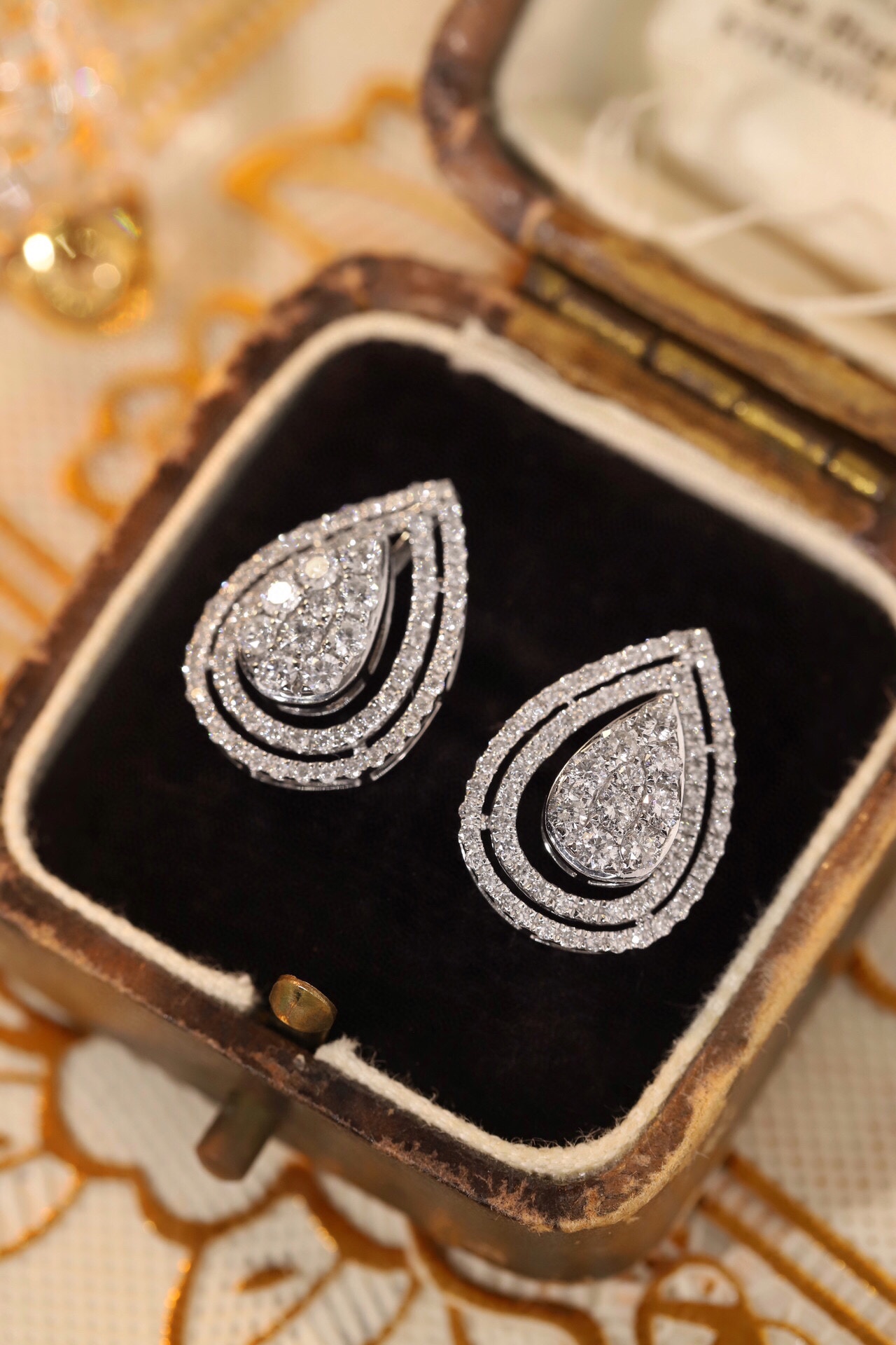 18k Gold Earrings with Three Wearing Styles, Inlaid with 1.00ct Natural Diamonds