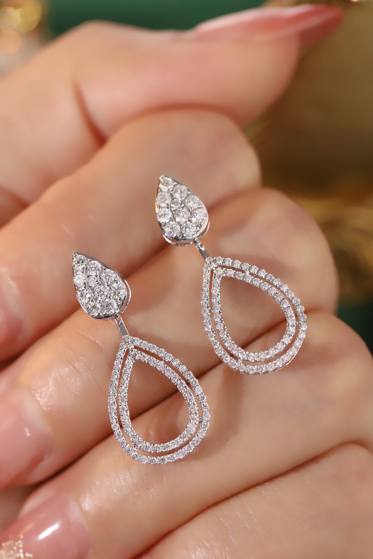 18k Gold Earrings with Three Wearing Styles, Inlaid with 1.00ct Natural Diamonds