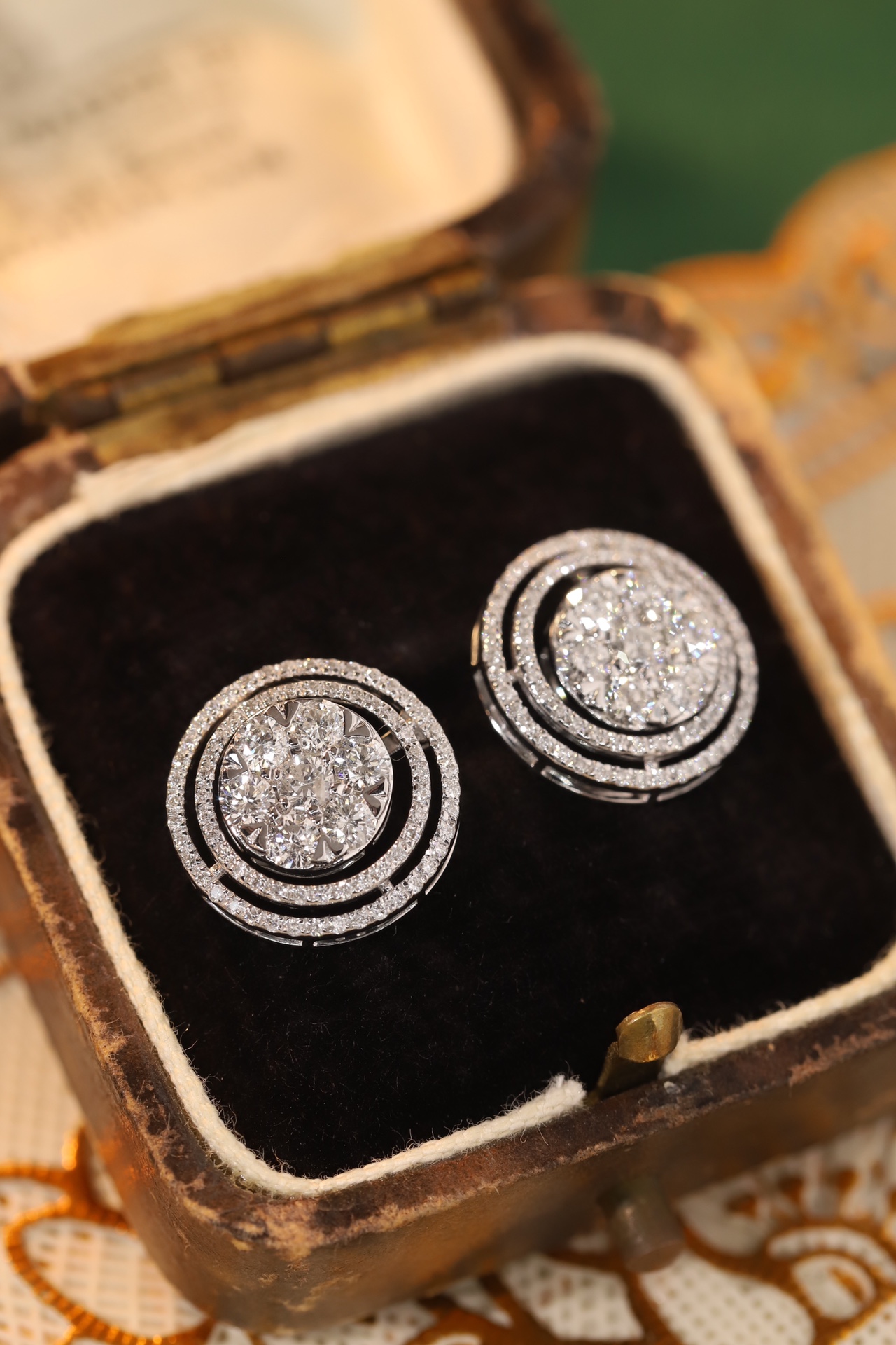18k Gold Earrings with Three Wearing Styles, Inlaid with 1.00ct Natural Diamonds 