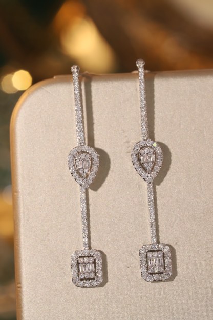 18k ear studs with two wearing options, inlaid with 1.16ct natural diamonds