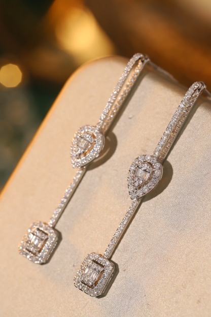 18k ear studs with two wearing options, inlaid with 1.16ct natural diamonds