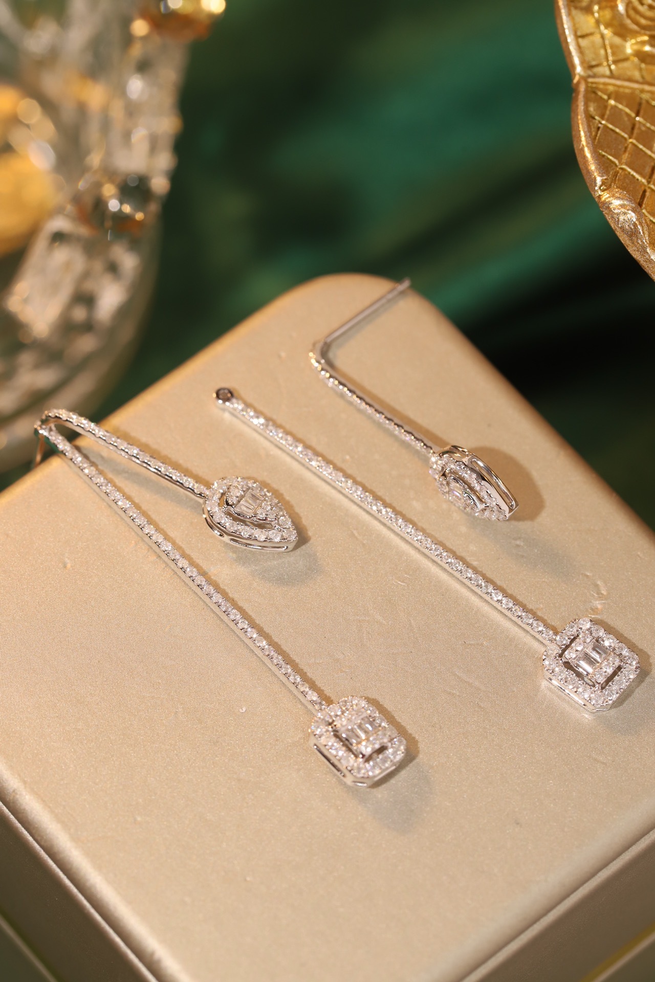 18k ear studs with two wearing options, inlaid with 1.16ct natural diamonds