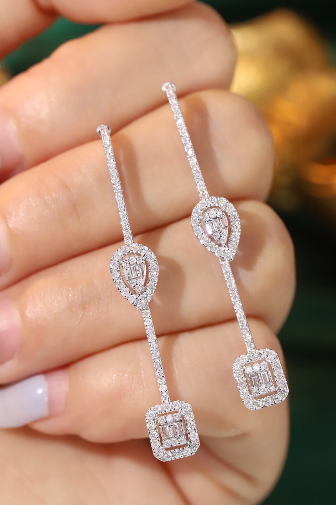 18k ear studs with two wearing options, inlaid with 1.16ct natural diamonds