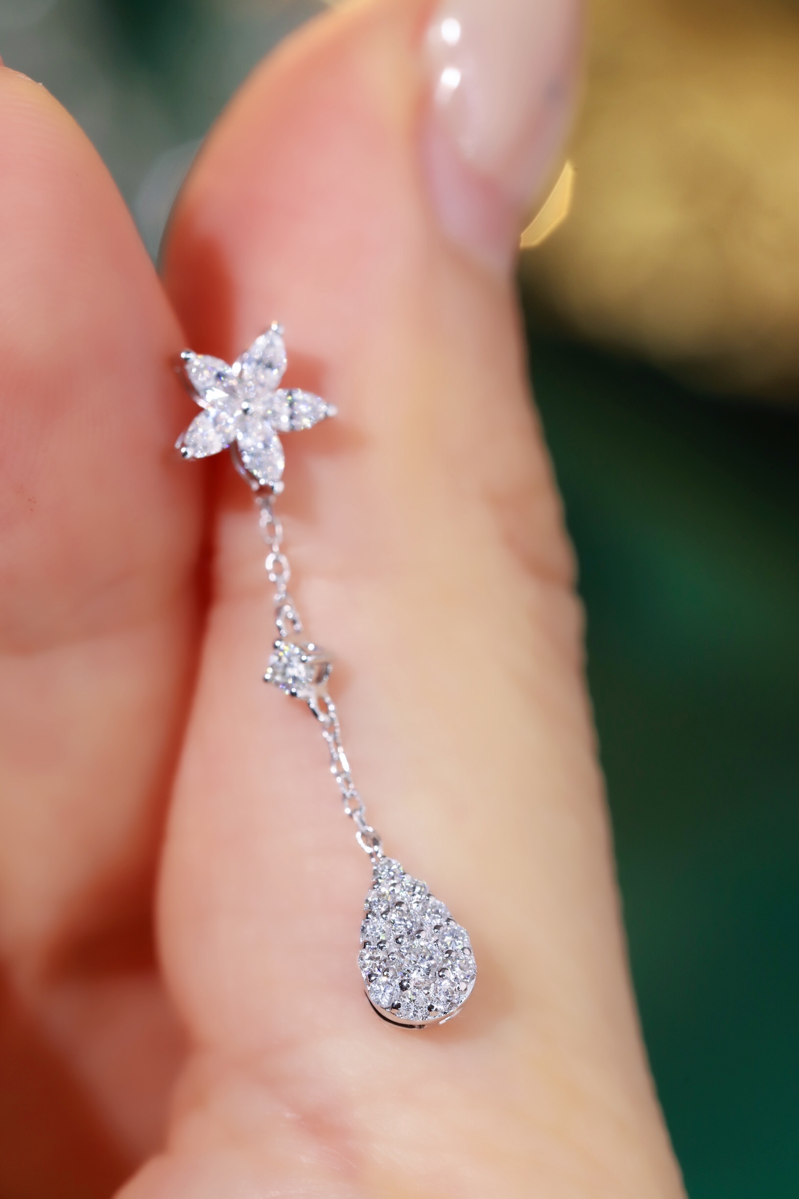 18k Gold Earrings with Two Wearing Styles, Inlaid with 0.60ct Natural Diamonds