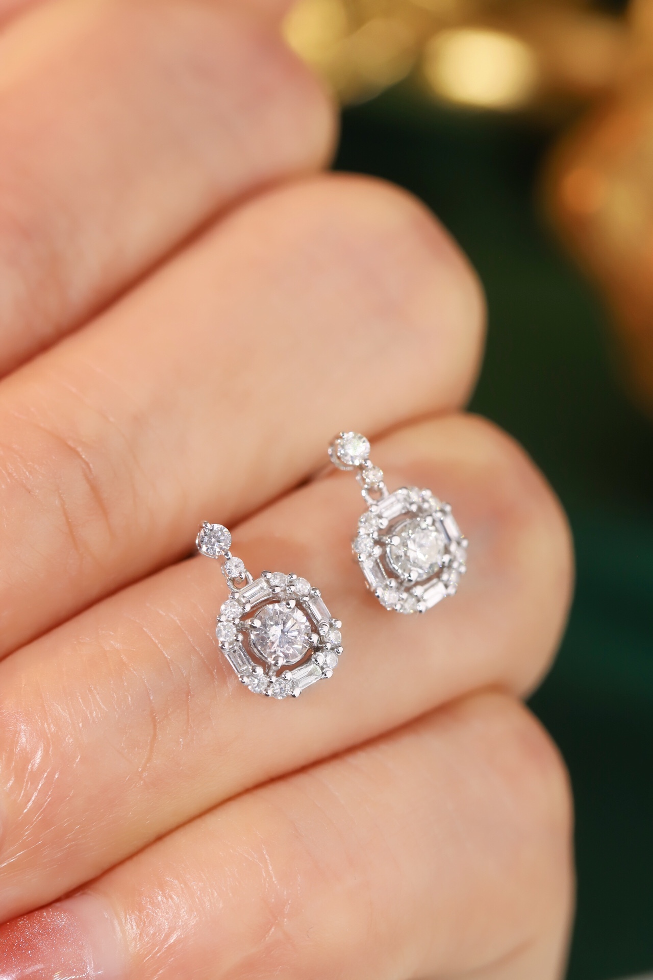 18k Gold Earrings Studded with a 0.74ct Natural Diamond
