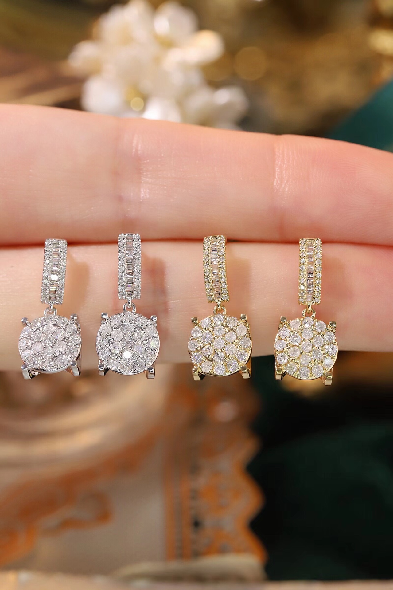 18k Gold Earrings Studded with 0.76ct Natural Diamond