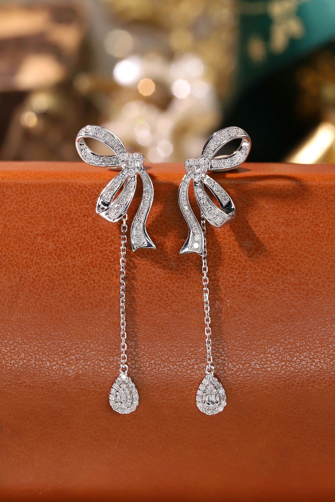 Butterfly  ear studs with two wearing options, inlaid with 0.50ct natural diamonds
