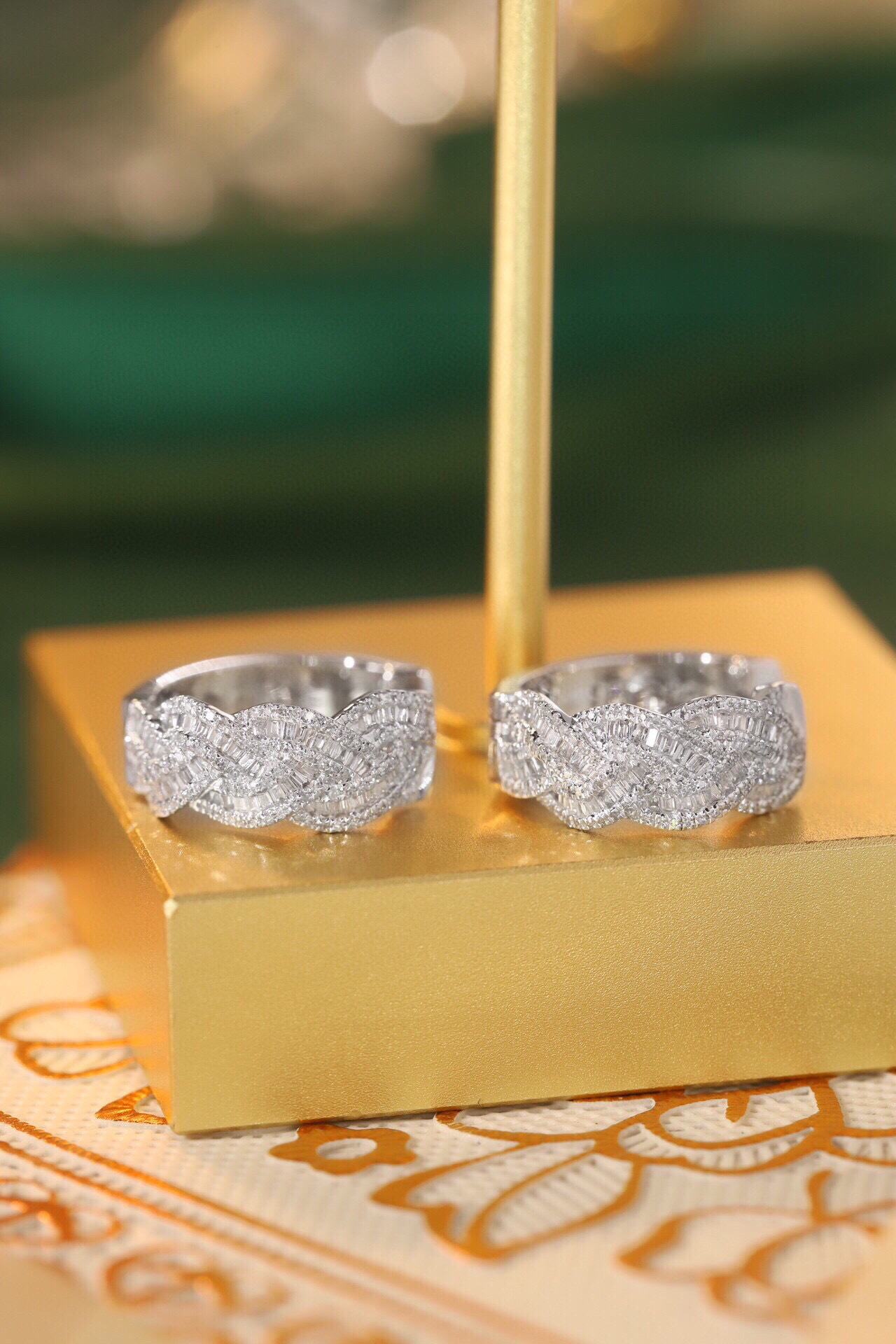 18k Gold Earrings Set with 0.56ct Natural Diamond