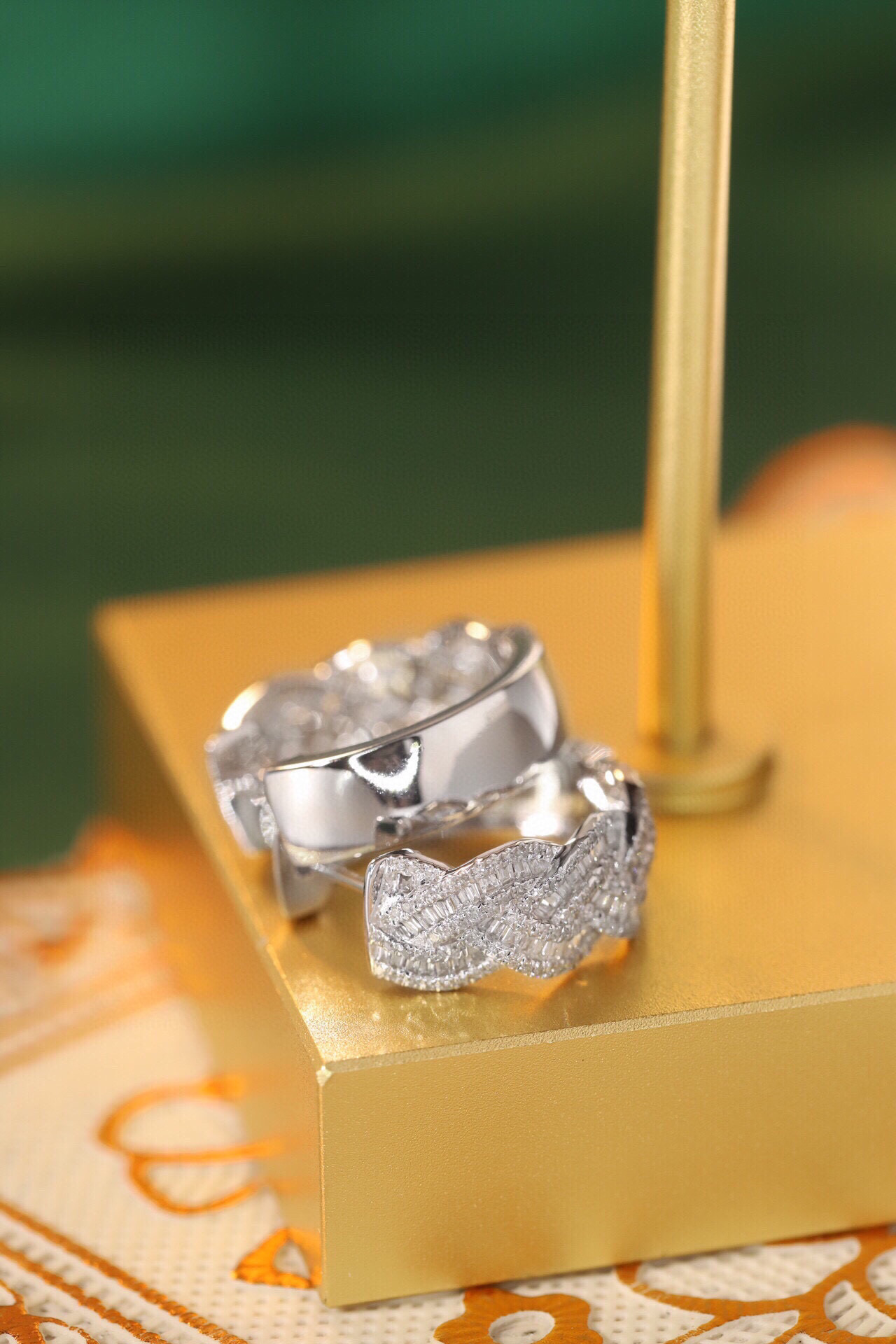 18k Gold Earrings Set with 0.56ct Natural Diamond