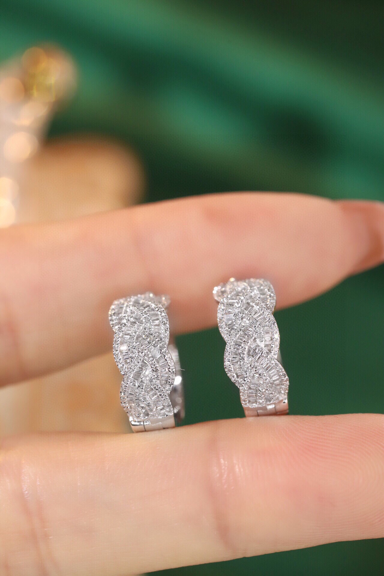 18k Gold Earrings Set with 0.56ct Natural Diamond