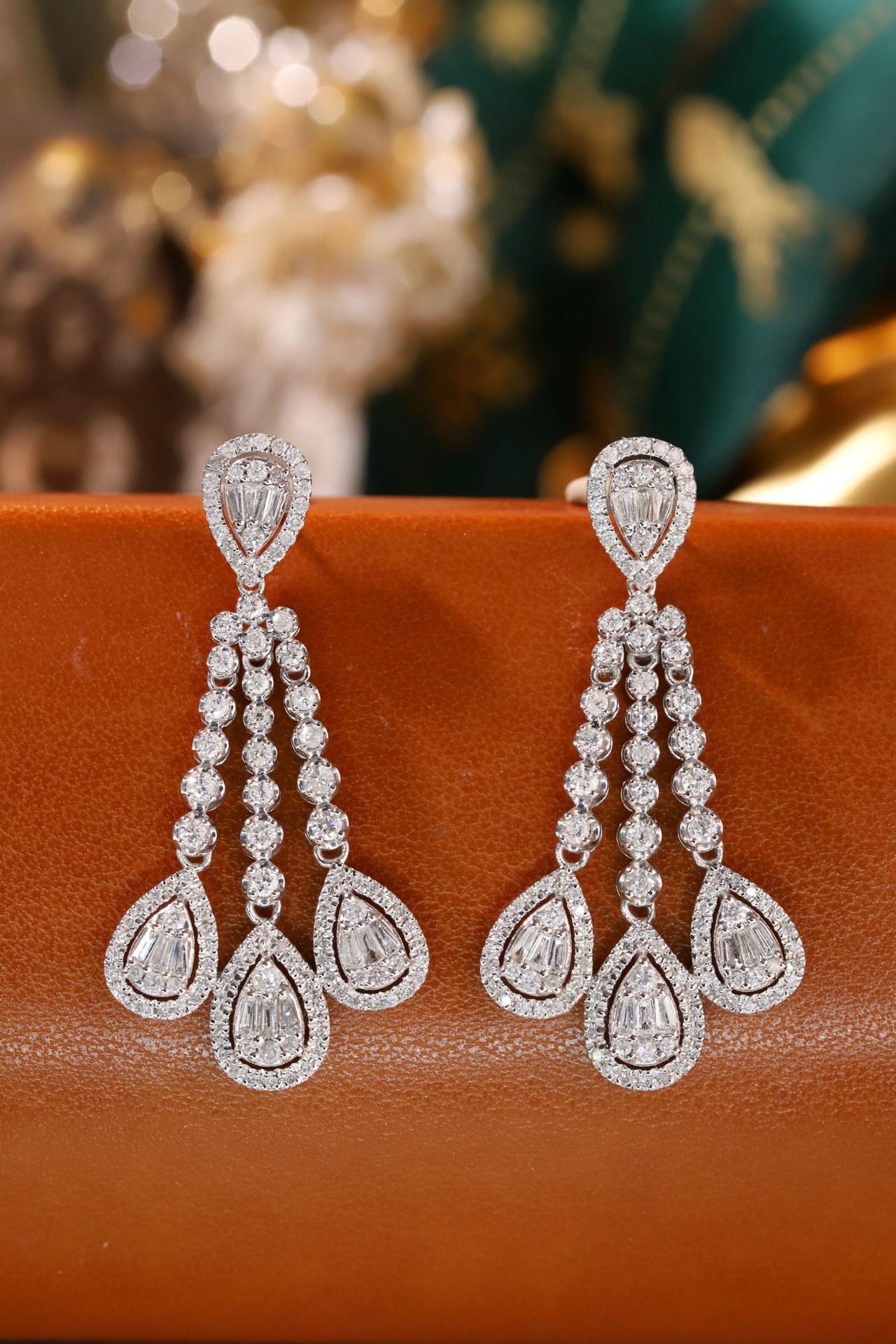 18k gold earrings set with a 2.00ct natural diamond
