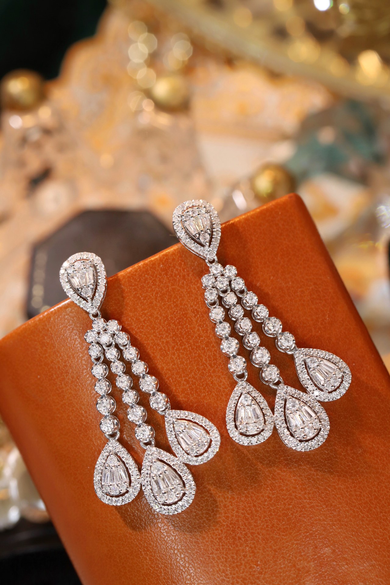 18k gold earrings set with a 2.00ct natural diamond