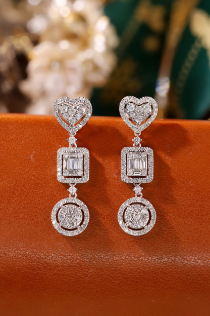 18k gold earrings set with 1.40ct natural diamond