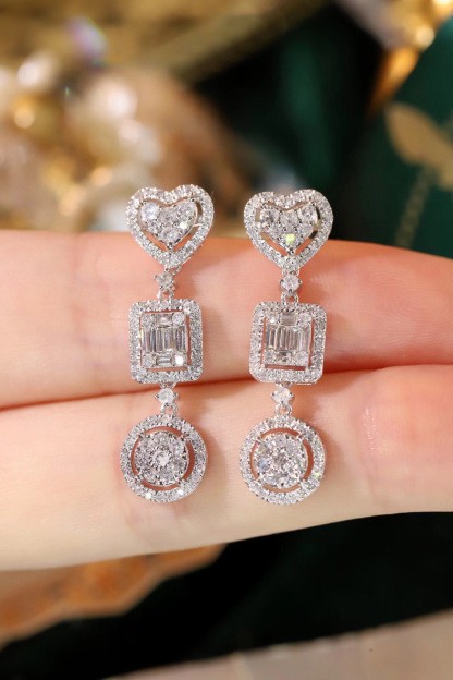 18k gold earrings set with 1.40ct natural diamond