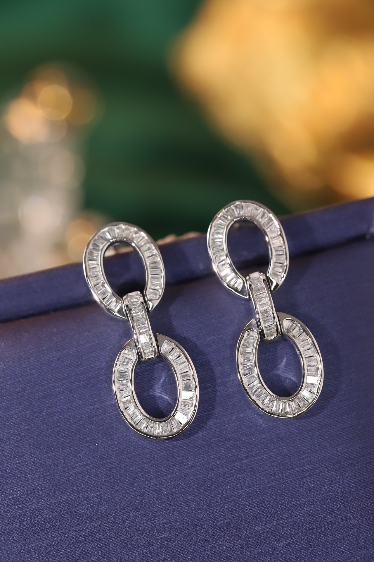 18k gold earrings set with 0.70ct natural diamond