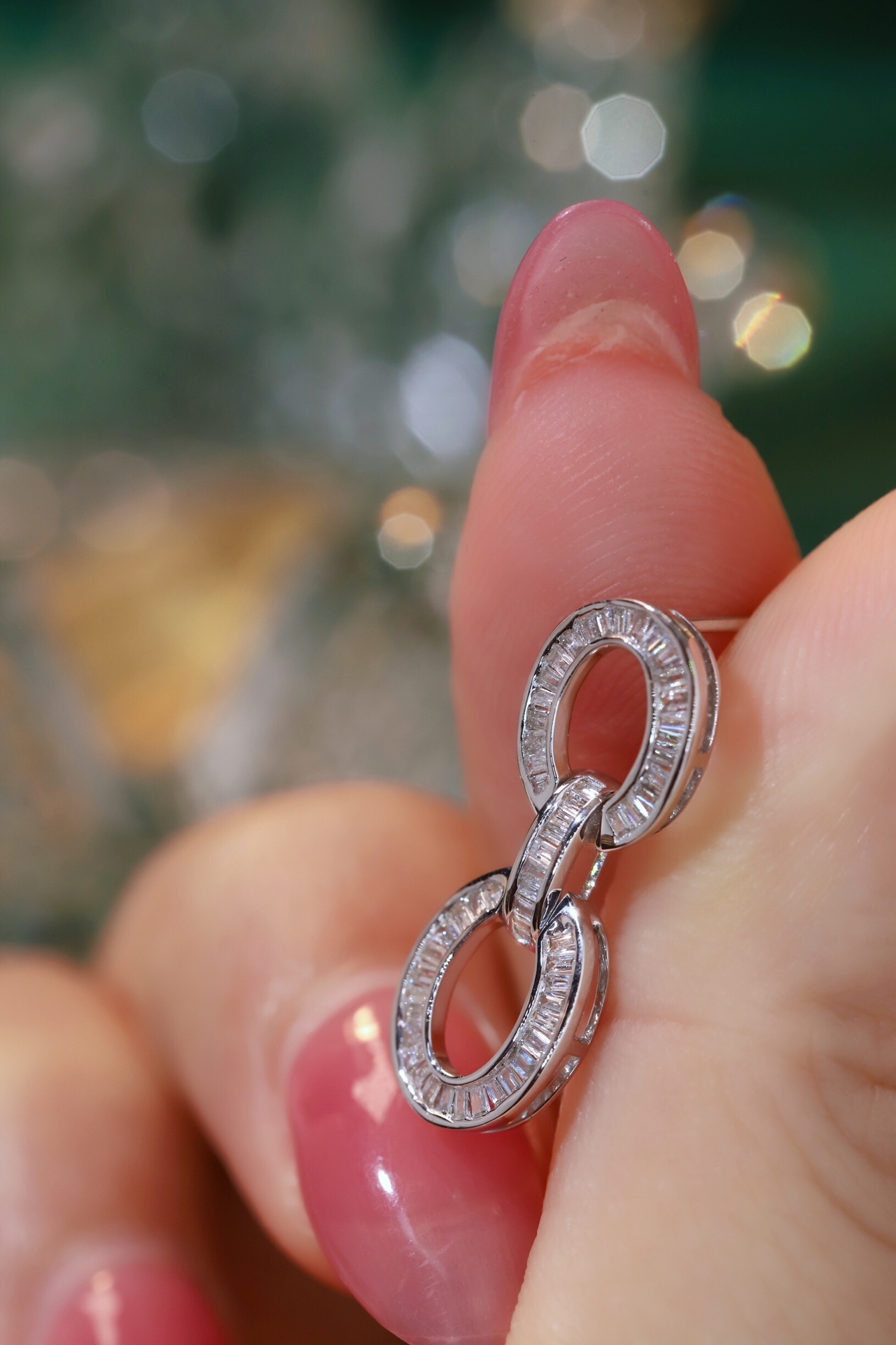 18k gold earrings set with 0.70ct natural diamond